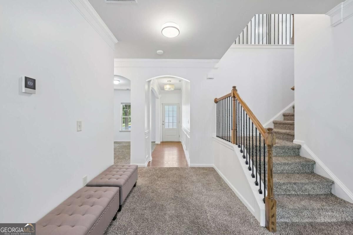 708 Pineglen Drive Property Photo 3