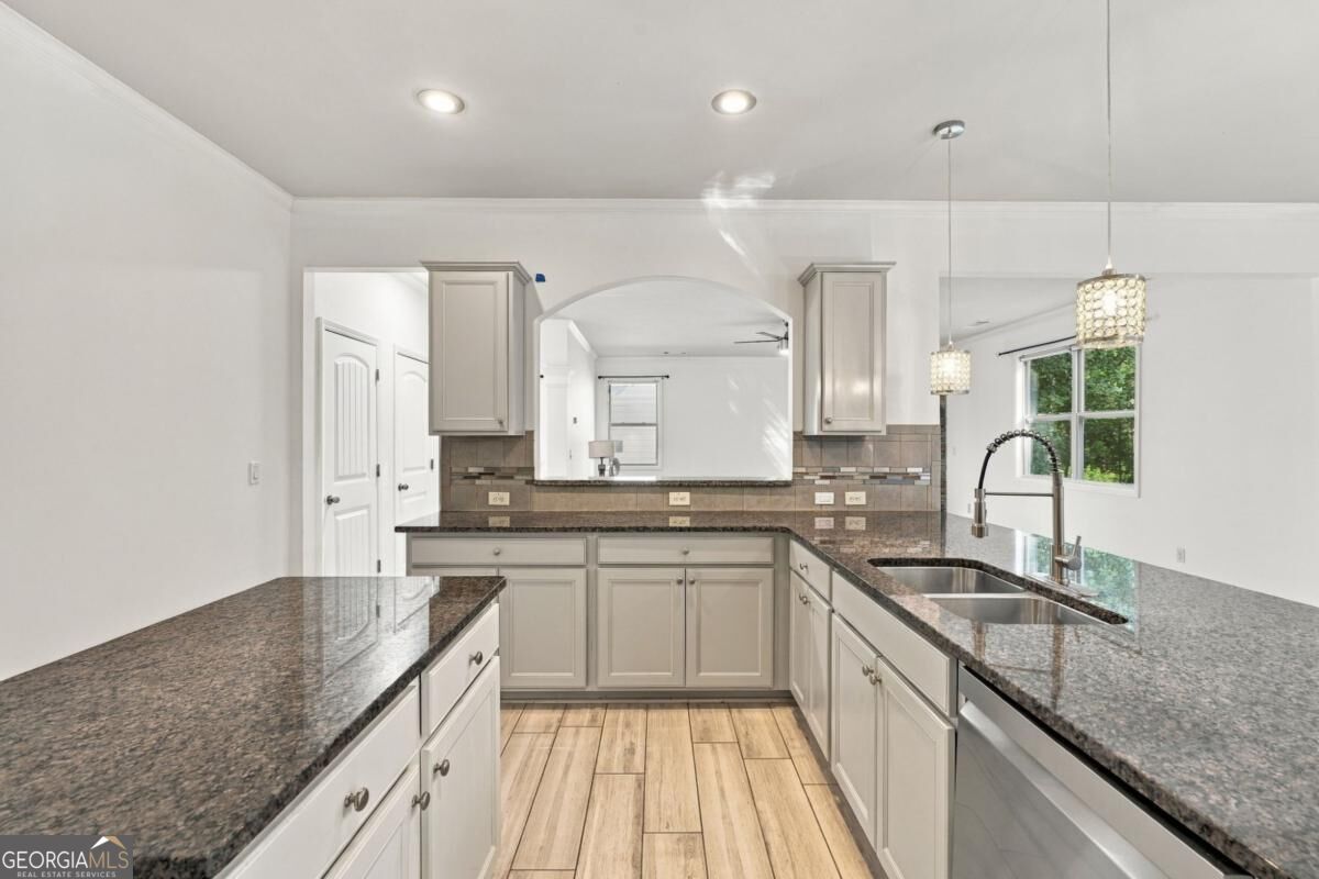 351 The Boulevard Property Photo 11