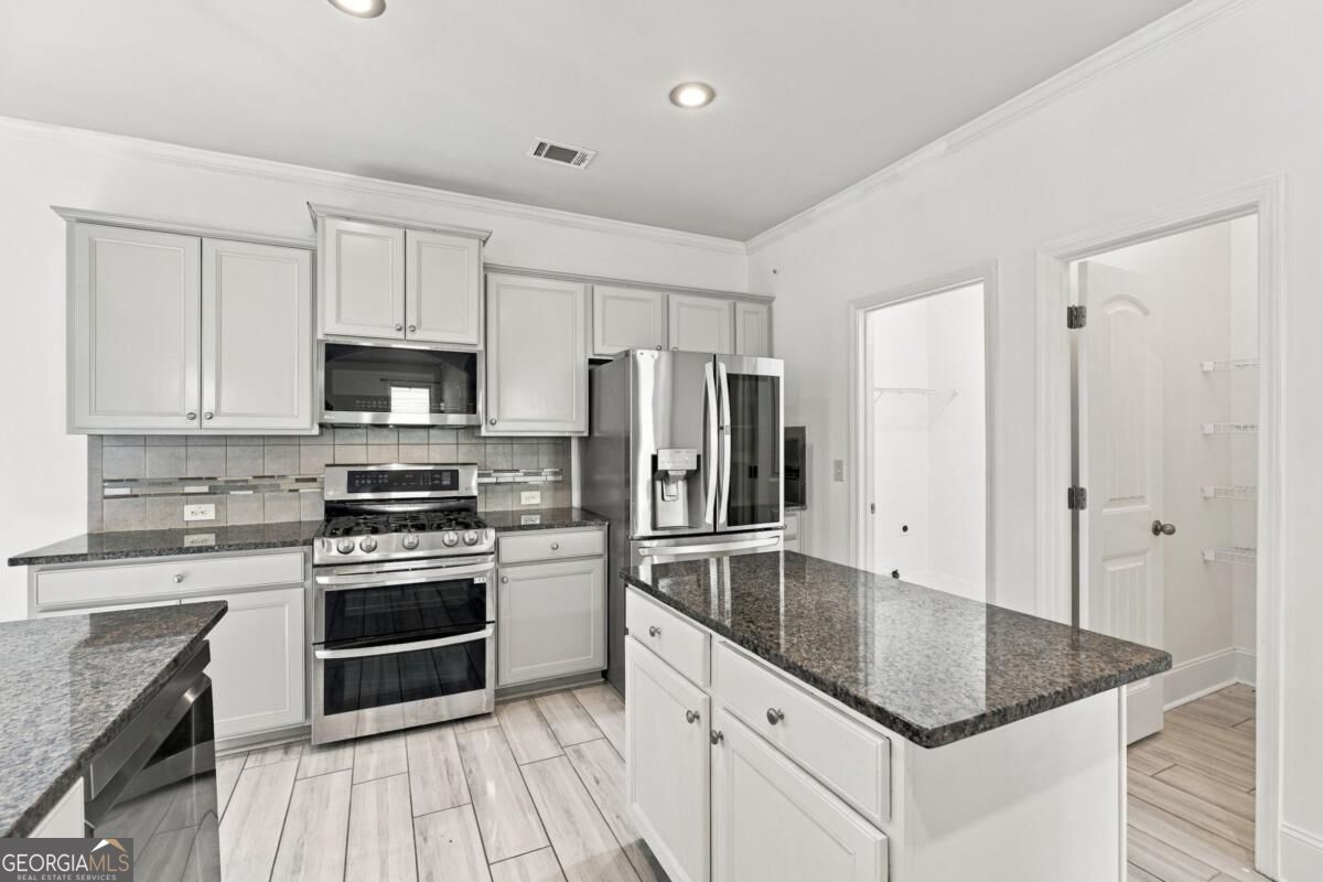 351 The Boulevard Property Photo 12