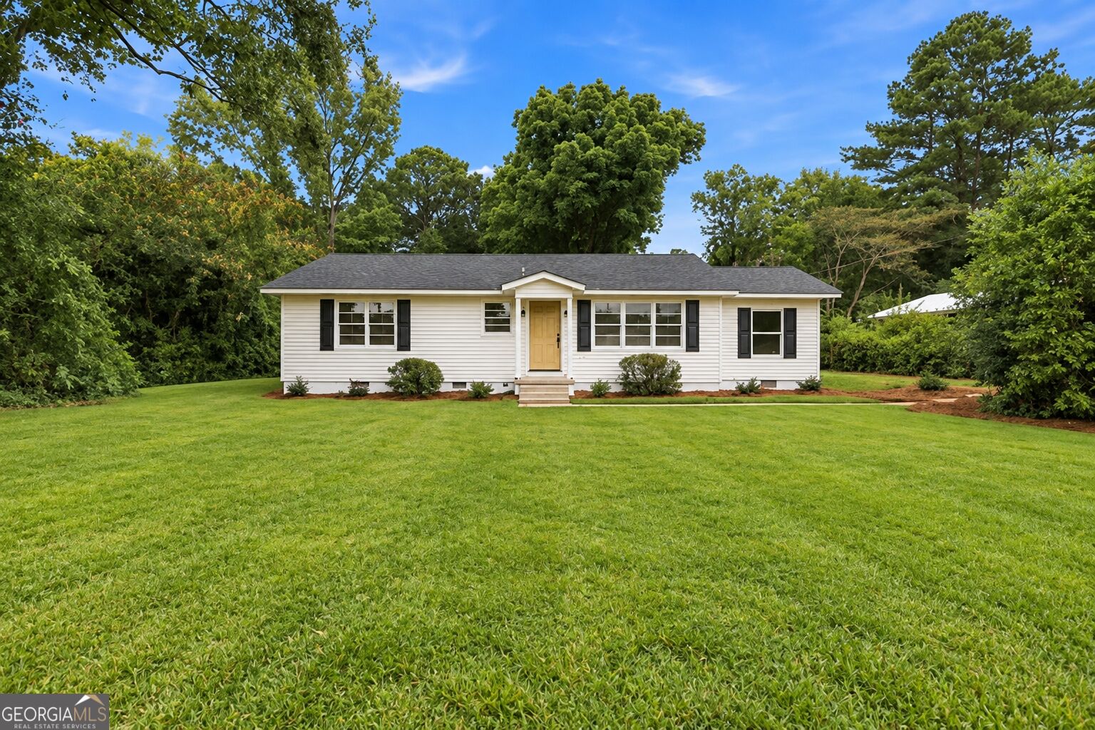 135 Pineview Road Property Photo 1