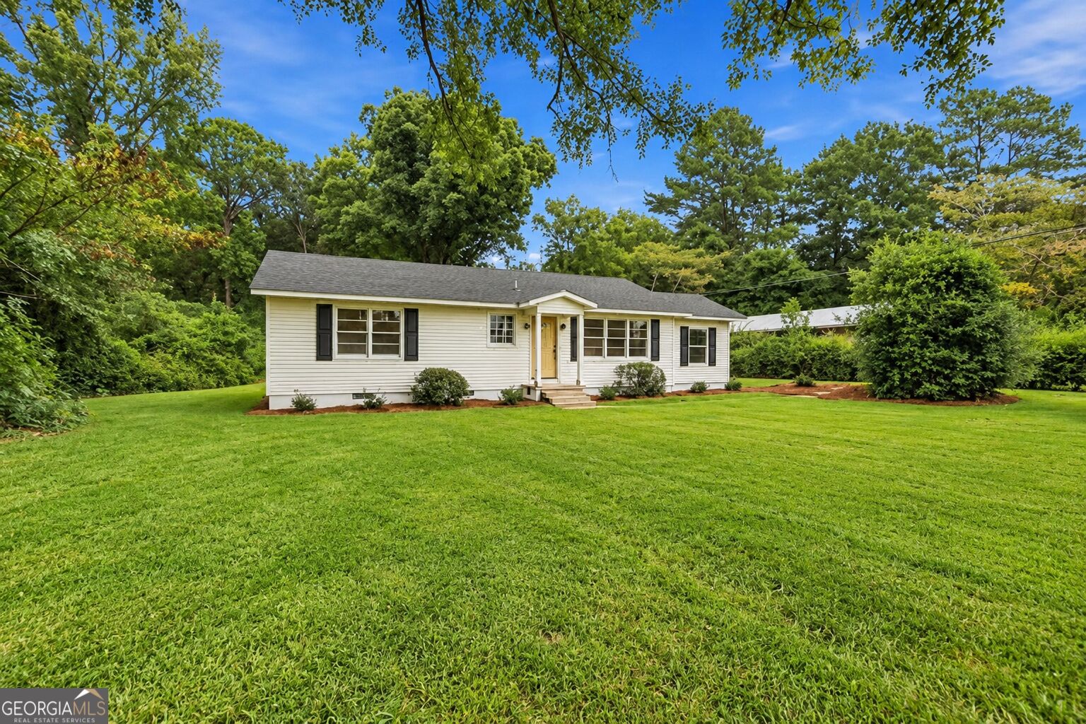 135 Pineview Road Property Photo 3