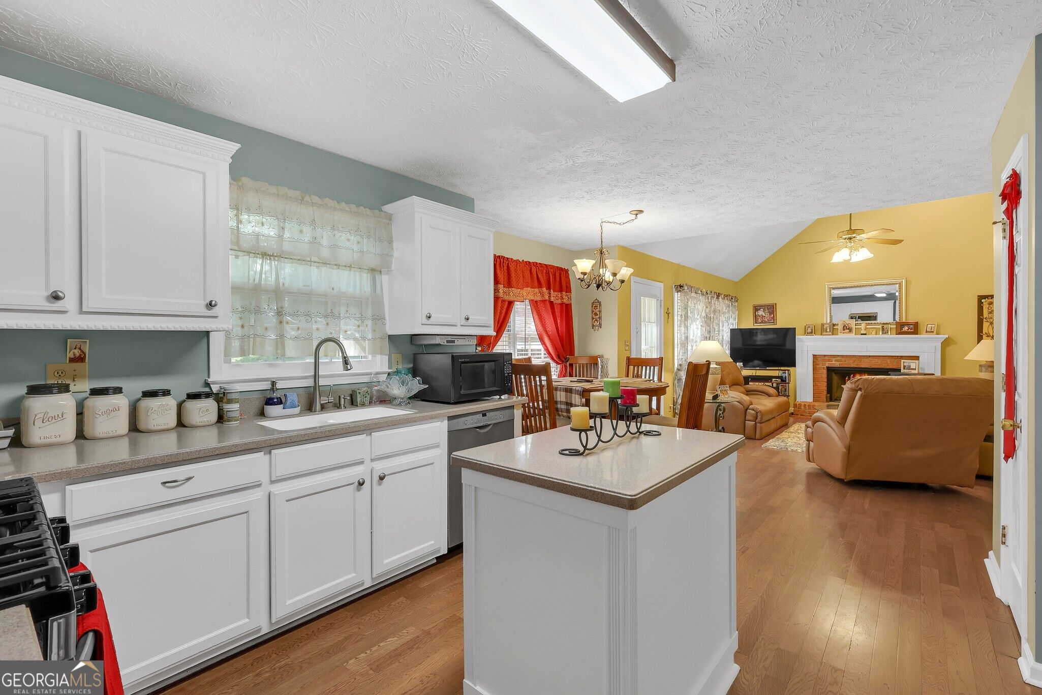 2900 Riverbend Drive Property Photo 6