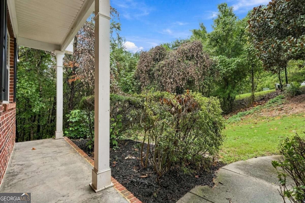 6749 Carriage Walk Lane Property Photo 4
