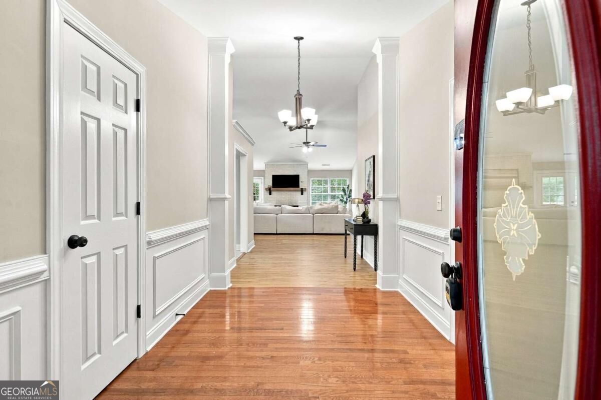 6749 Carriage Walk Lane Property Photo 5