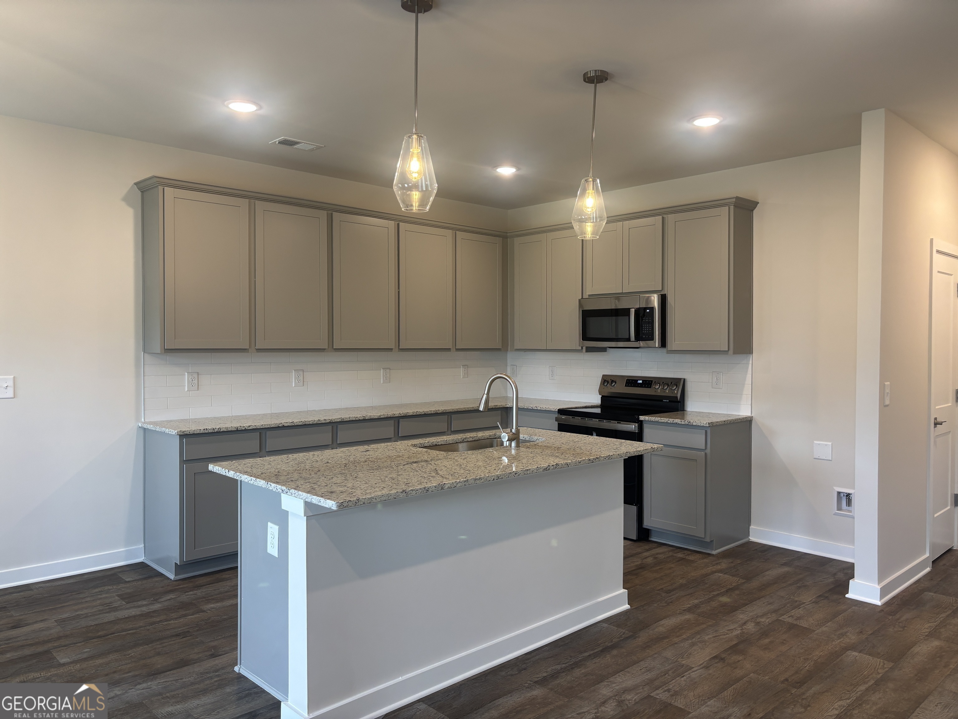502 Headwater Court Property Photo 10
