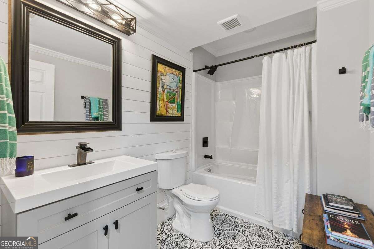 2330 Castle Lane Ne Property Photo 28