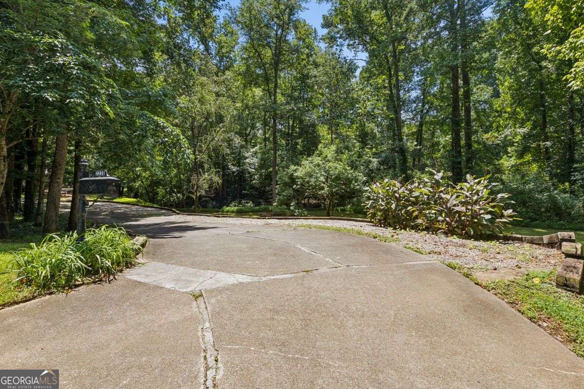 2330 Castle Lane Ne Property Photo 52