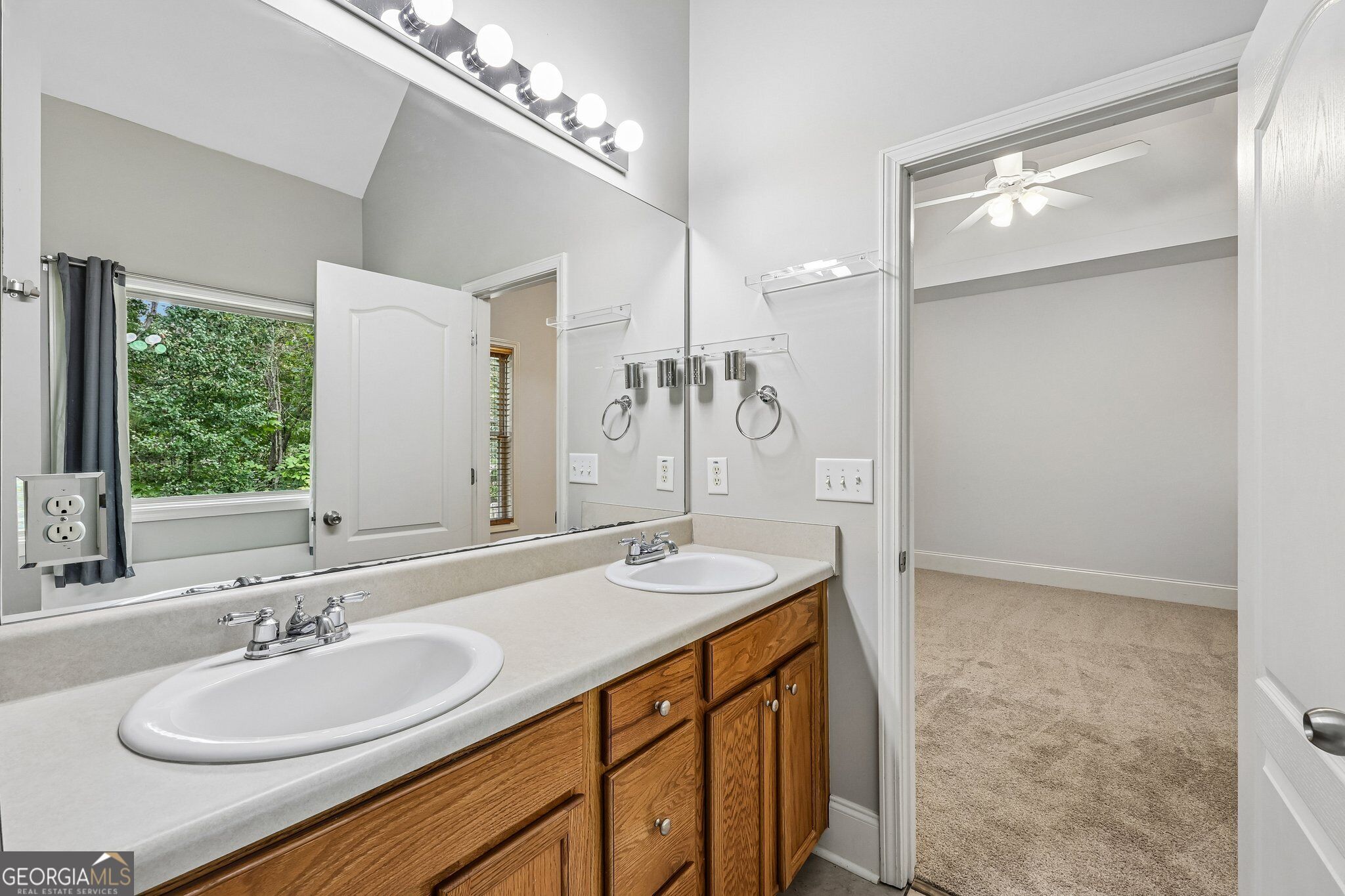3437 Phoenix Cove Drive Property Photo 13