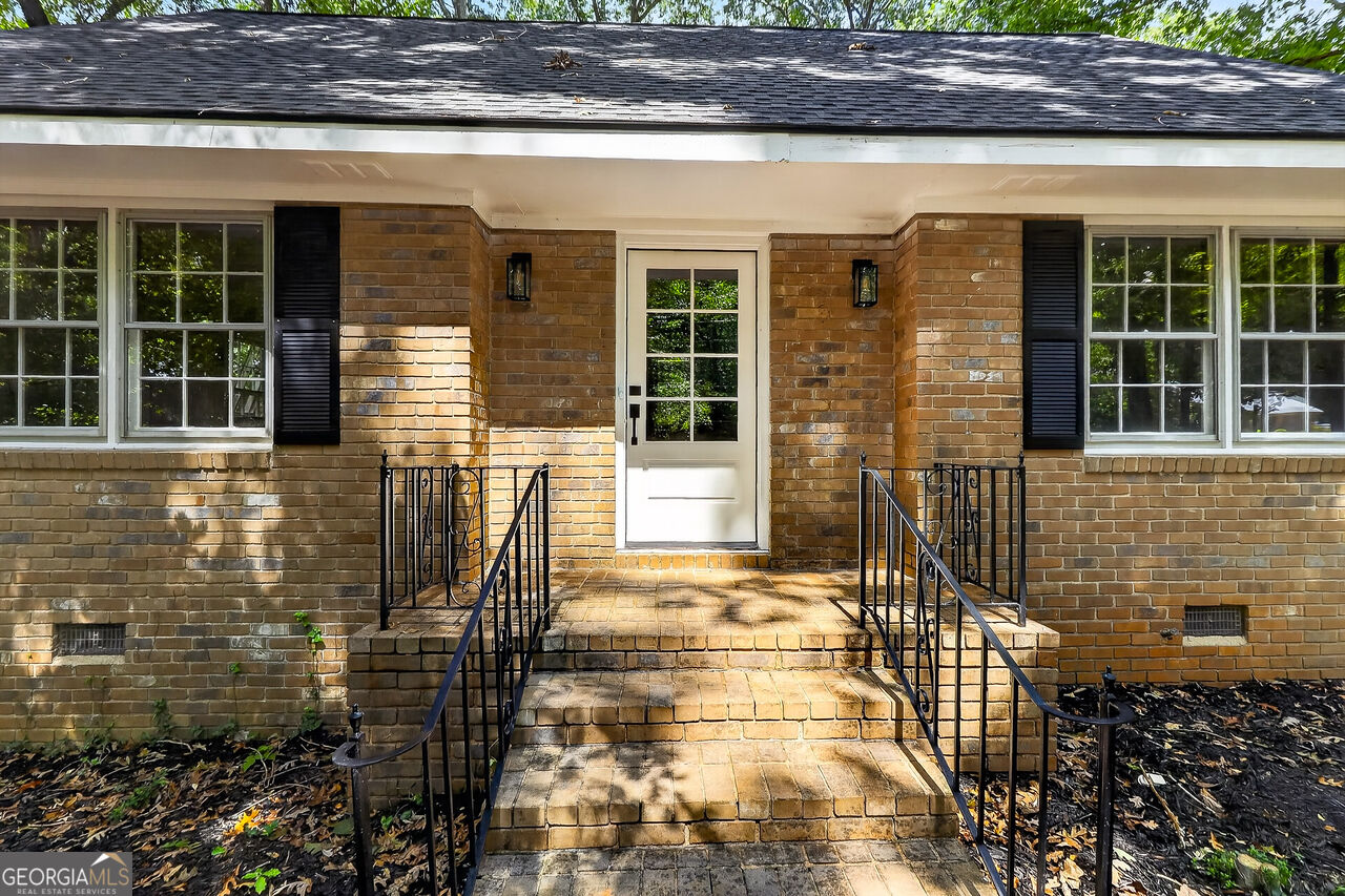 255 Cedar Creek Drive Property Photo 2