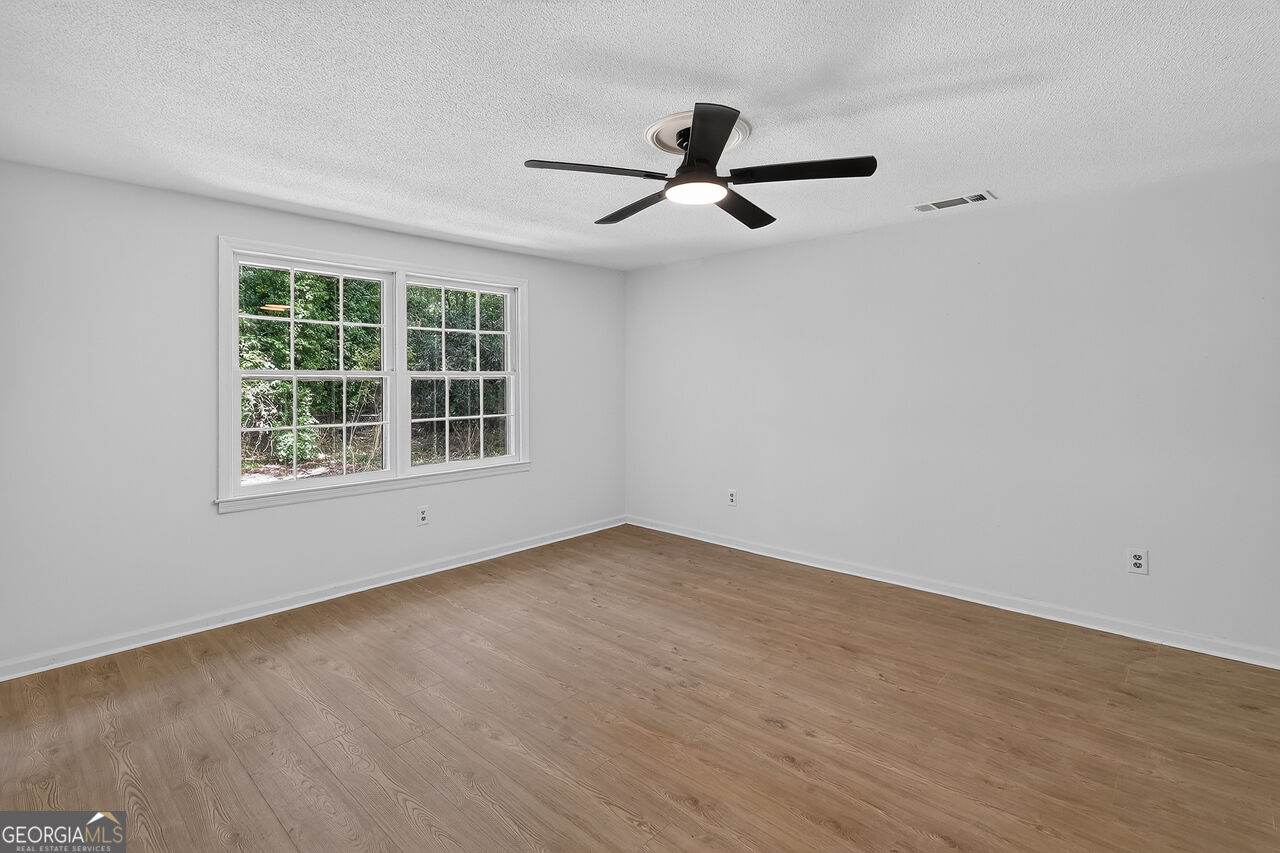 255 Cedar Creek Drive Property Photo 25