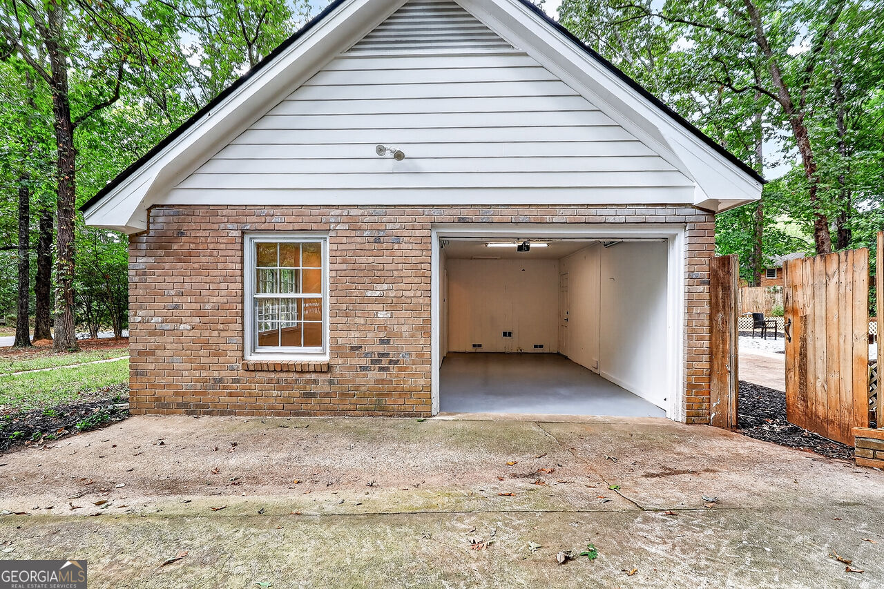 255 Cedar Creek Drive Property Photo 31