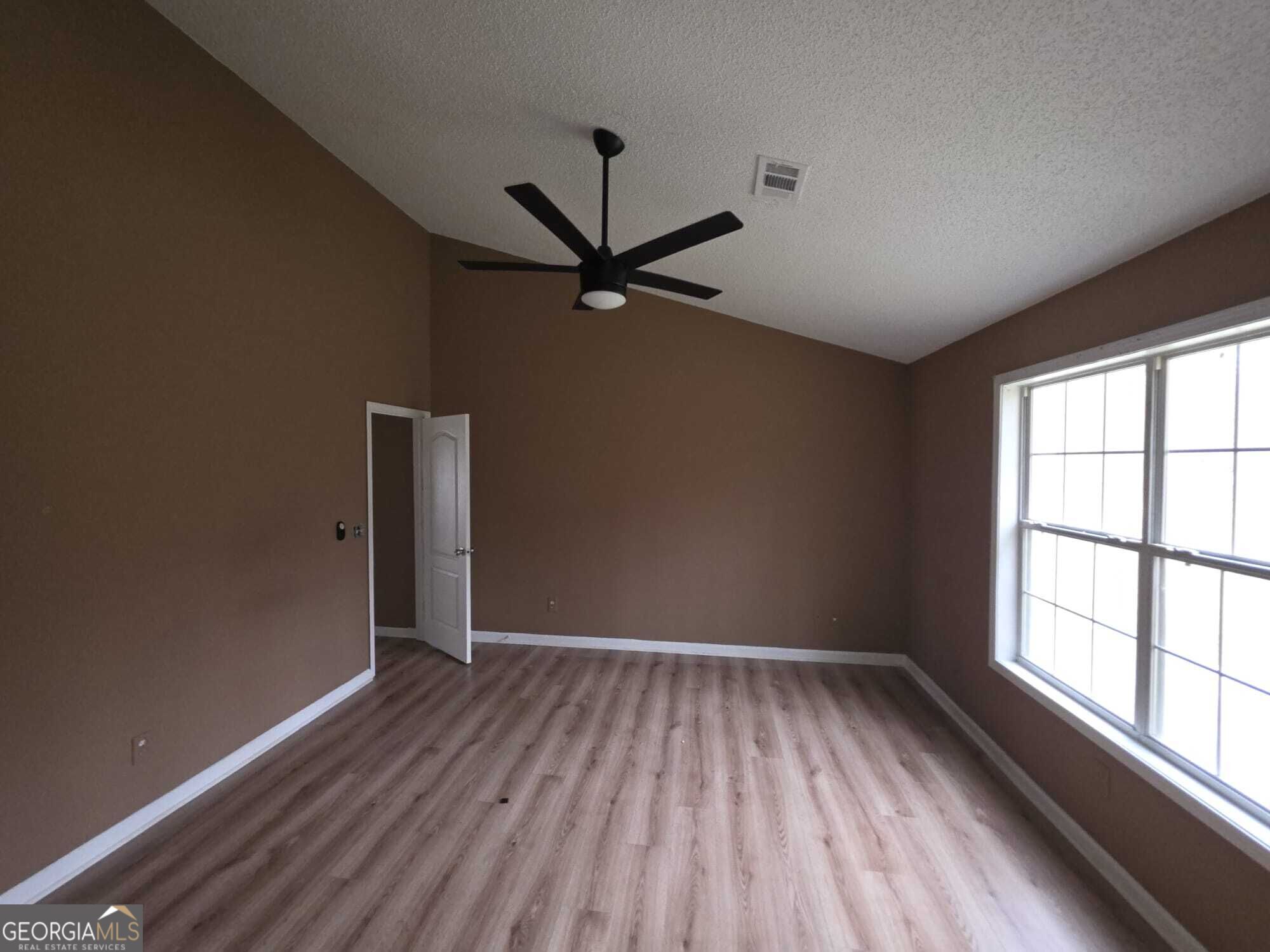10282 Common Crossing Property Photo 2