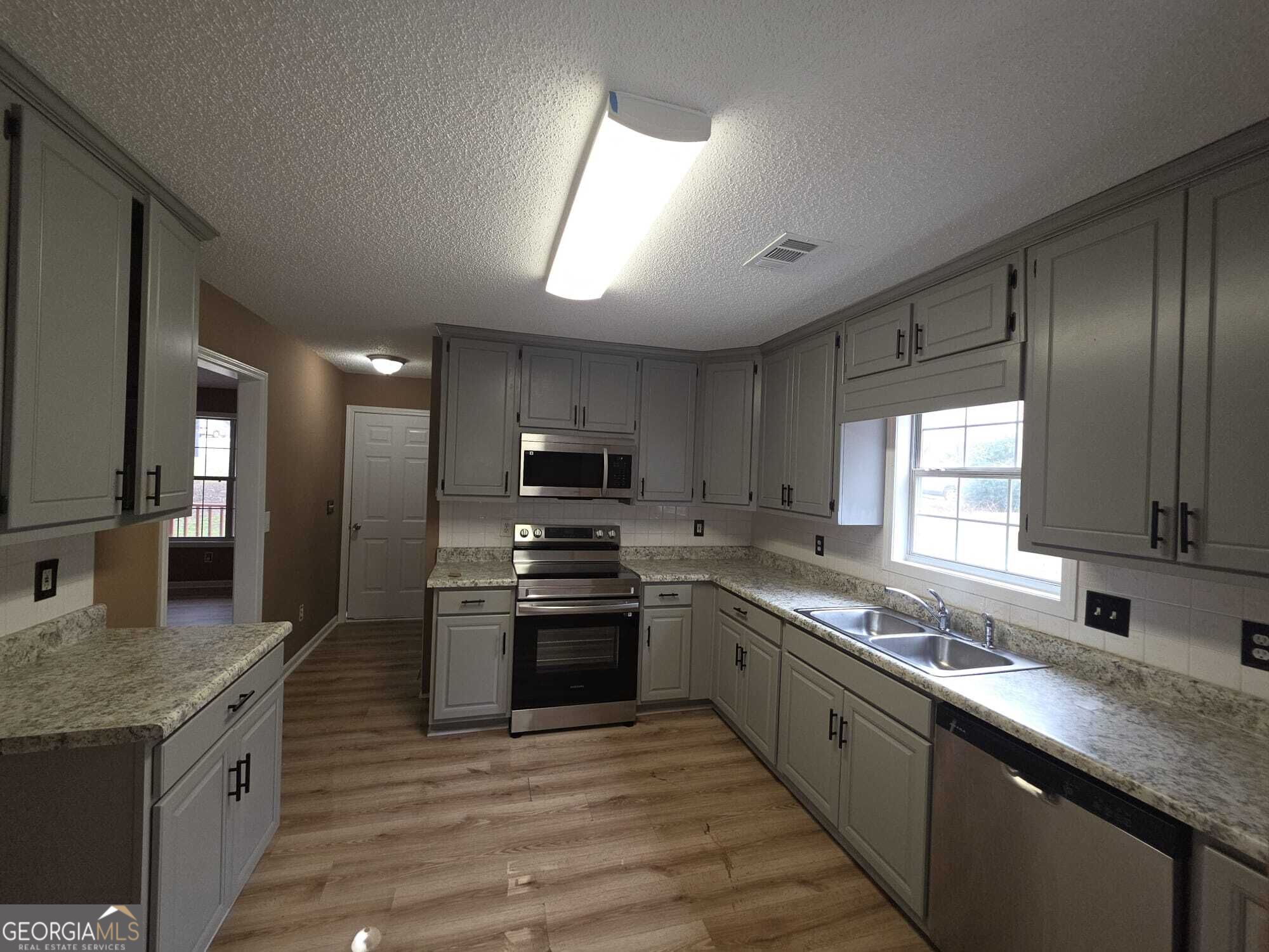 10282 Common Crossing Property Photo 5