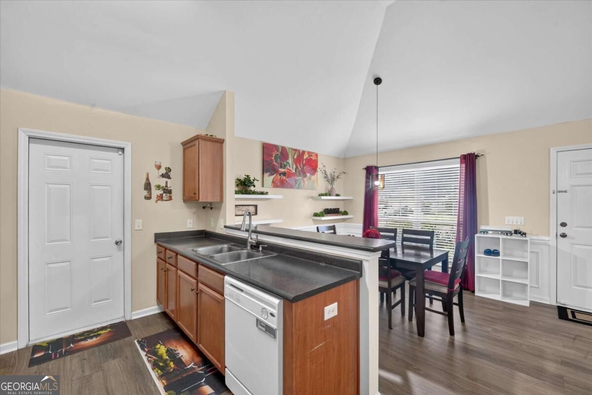 30 Bostwick Drive Property Photo 13