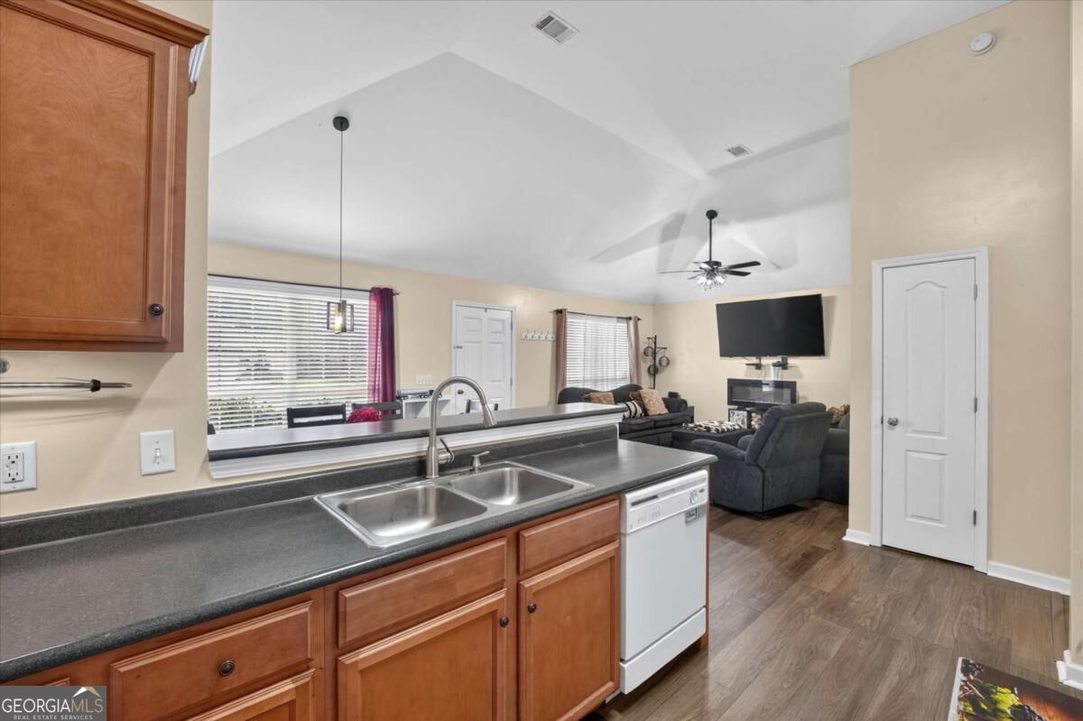 30 Bostwick Drive Property Photo 17