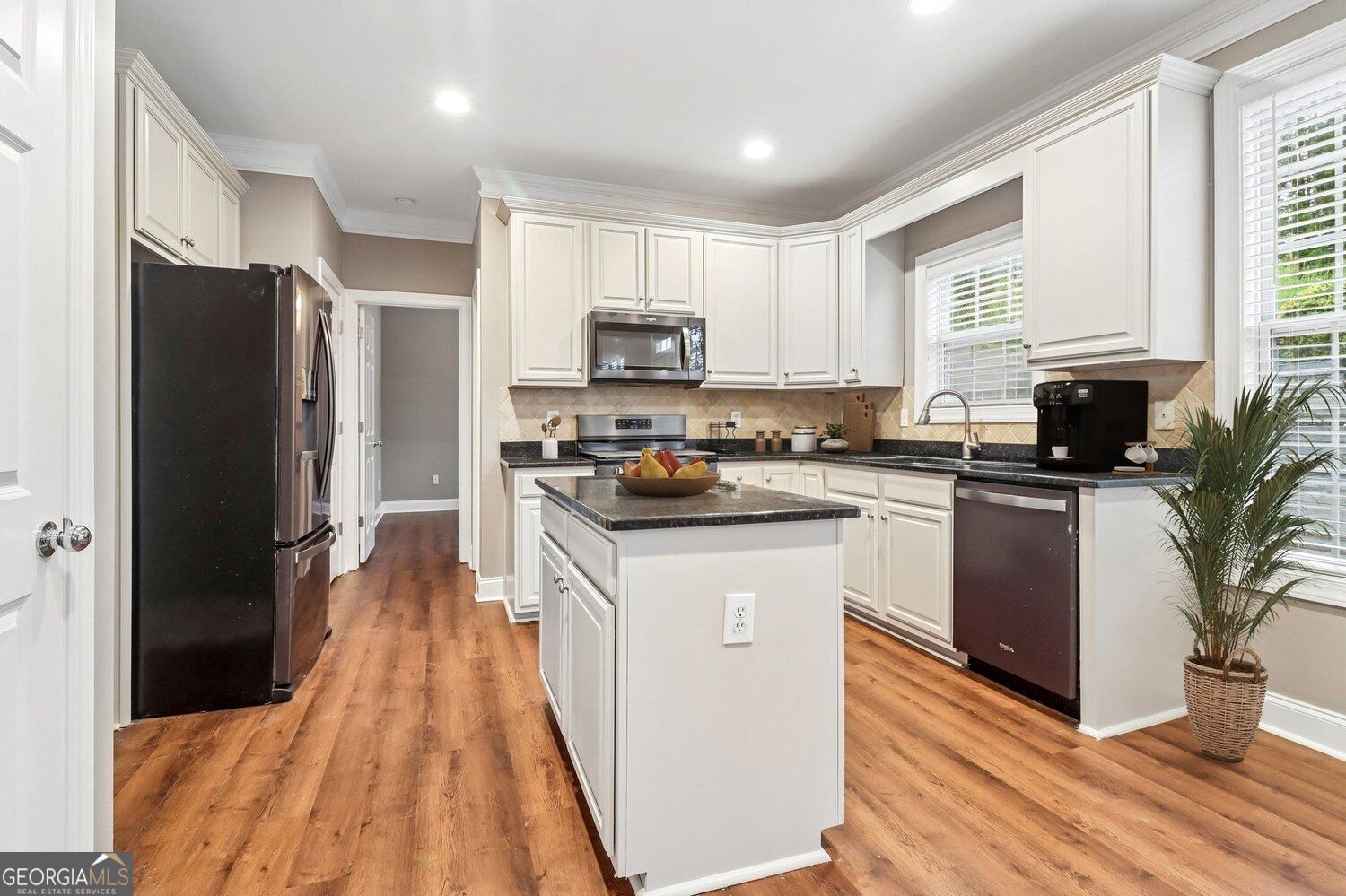 5751 Vinings Place Court Se Property Photo 4