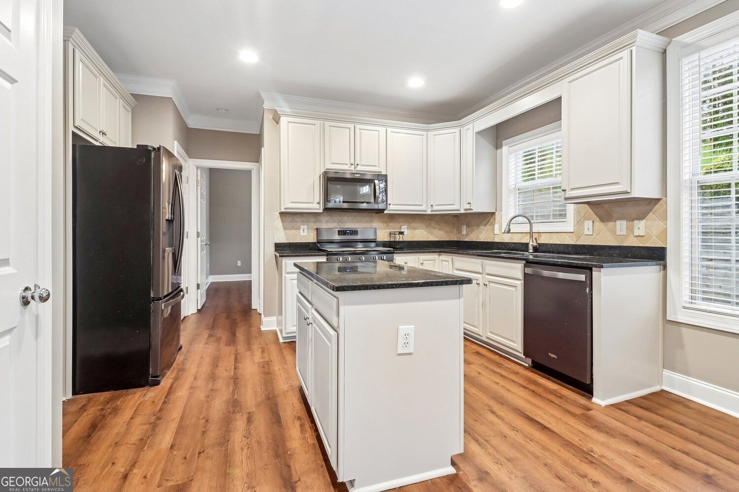 5751 Vinings Place Court Se Property Photo 7