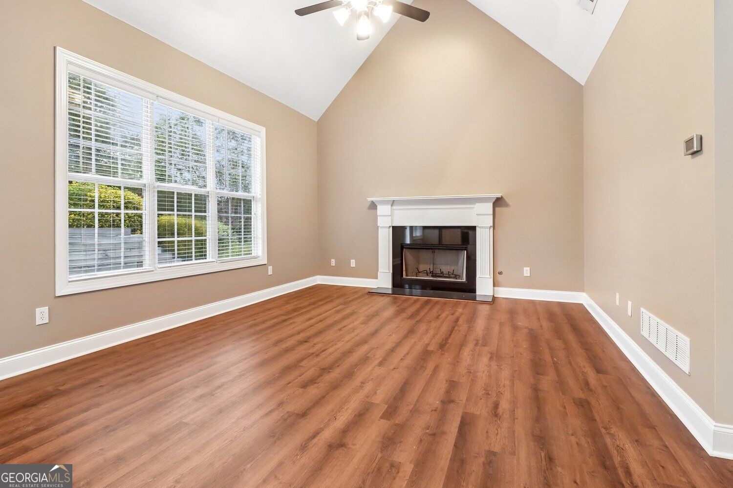 5751 Vinings Place Court Se Property Photo 11