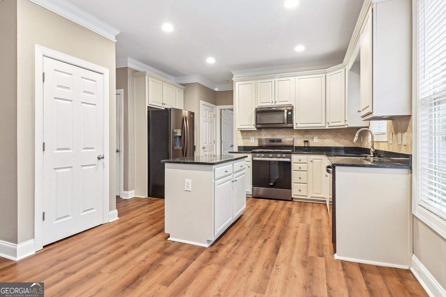 5751 Vinings Place Court Se Property Photo 20