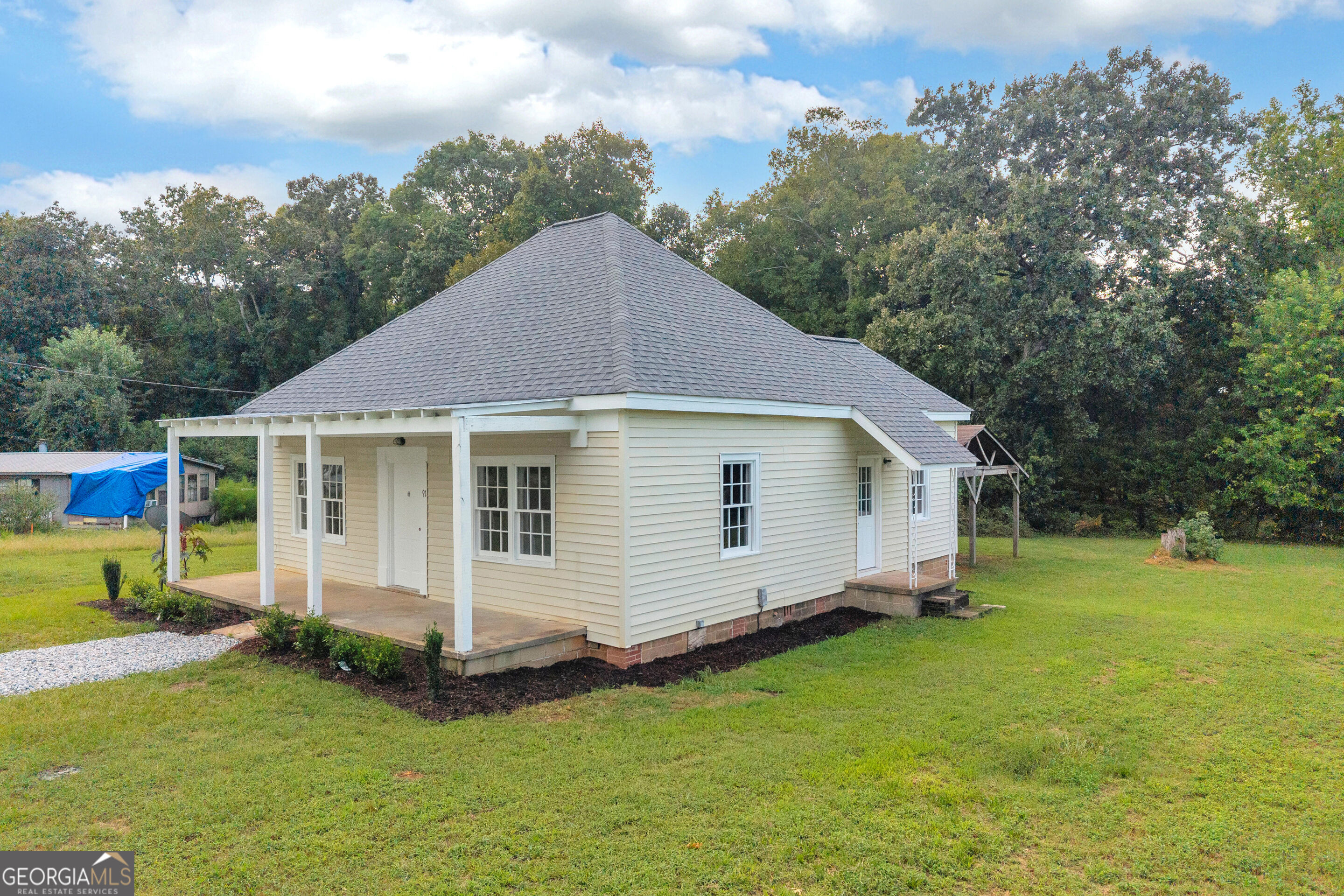 91 Sunset Drive Property Photo 2
