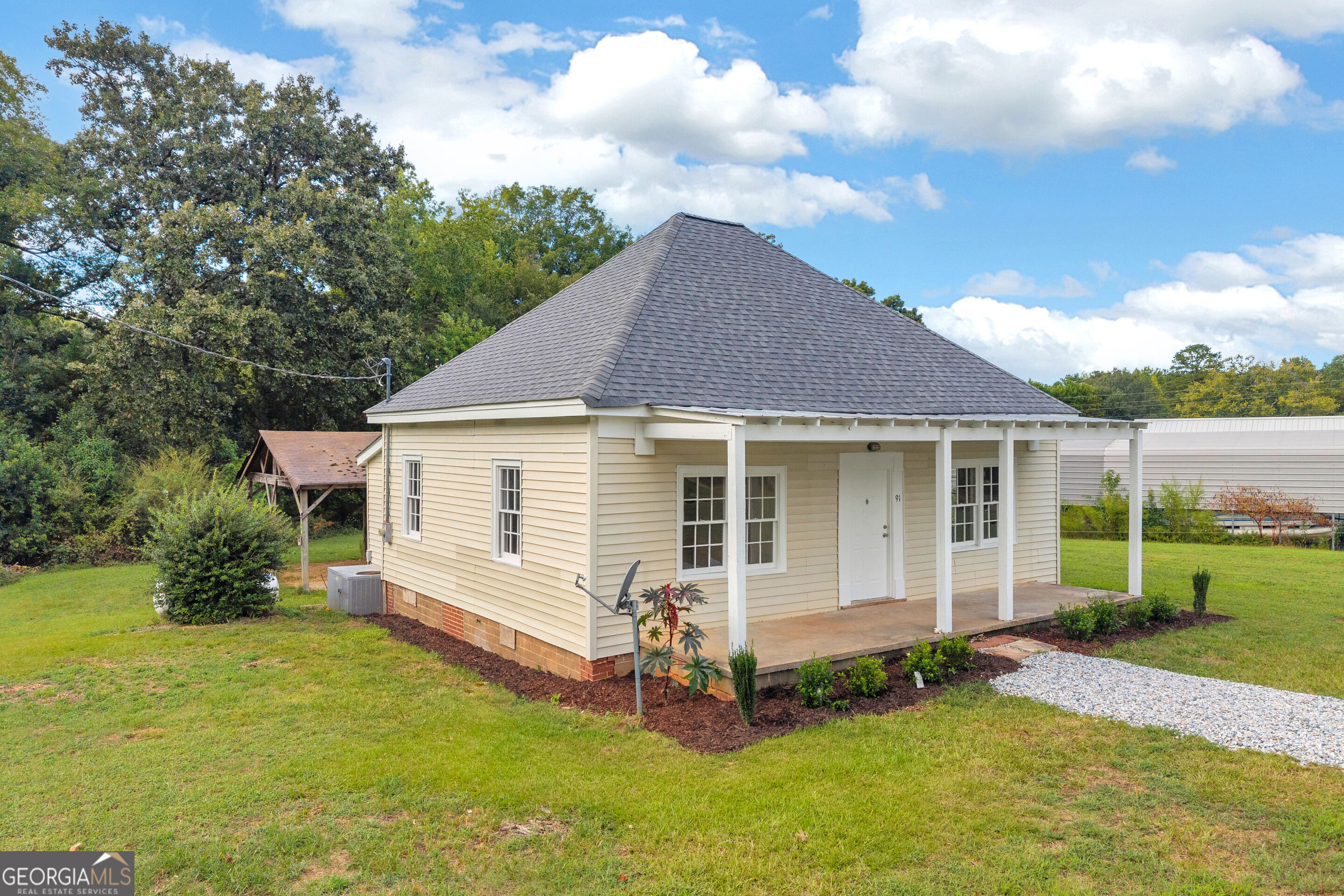 91 Sunset Drive Property Photo 3