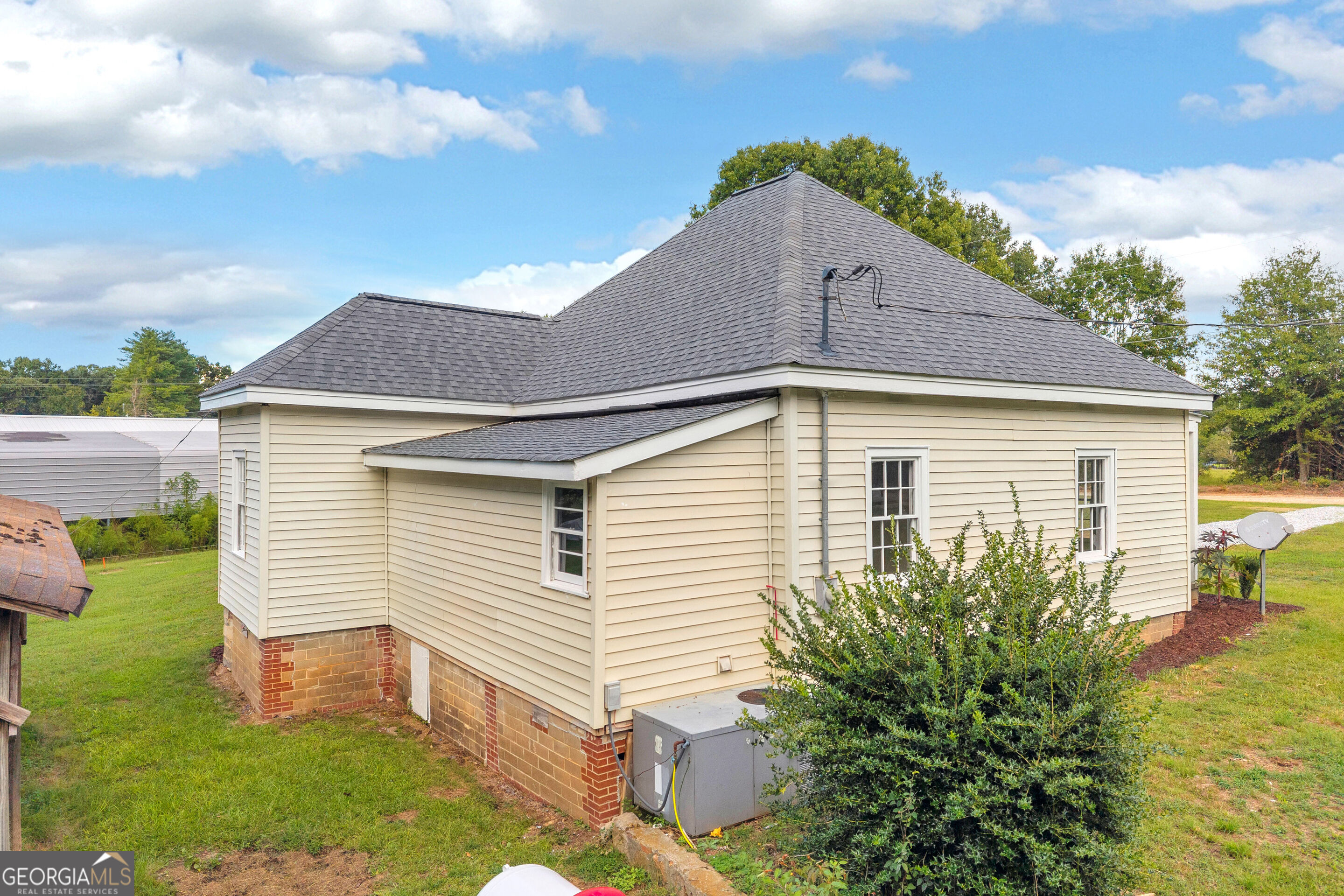 91 Sunset Drive Property Photo 4