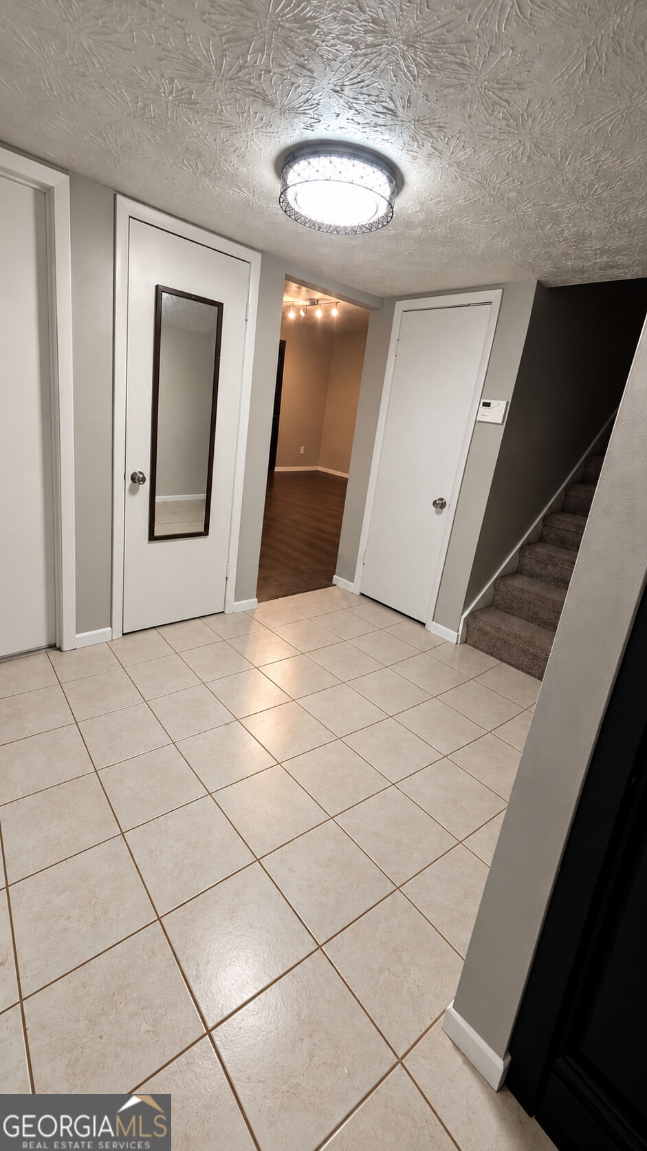961 Pine Hollow Road Property Photo 4