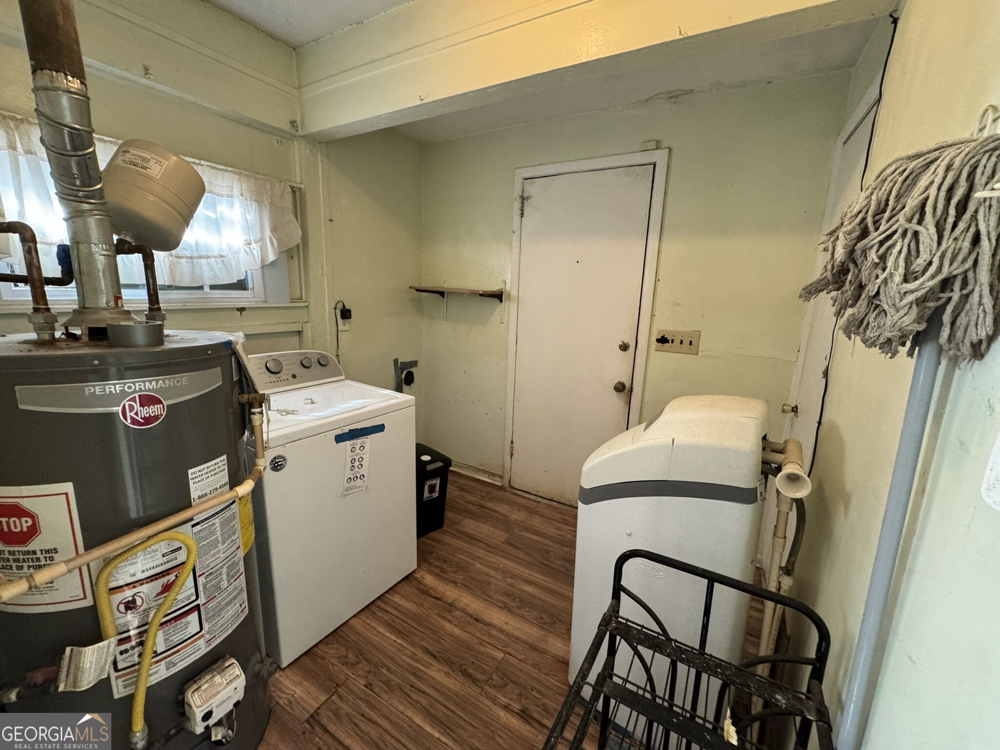 1920 Hallman Street Ne Property Photo 11
