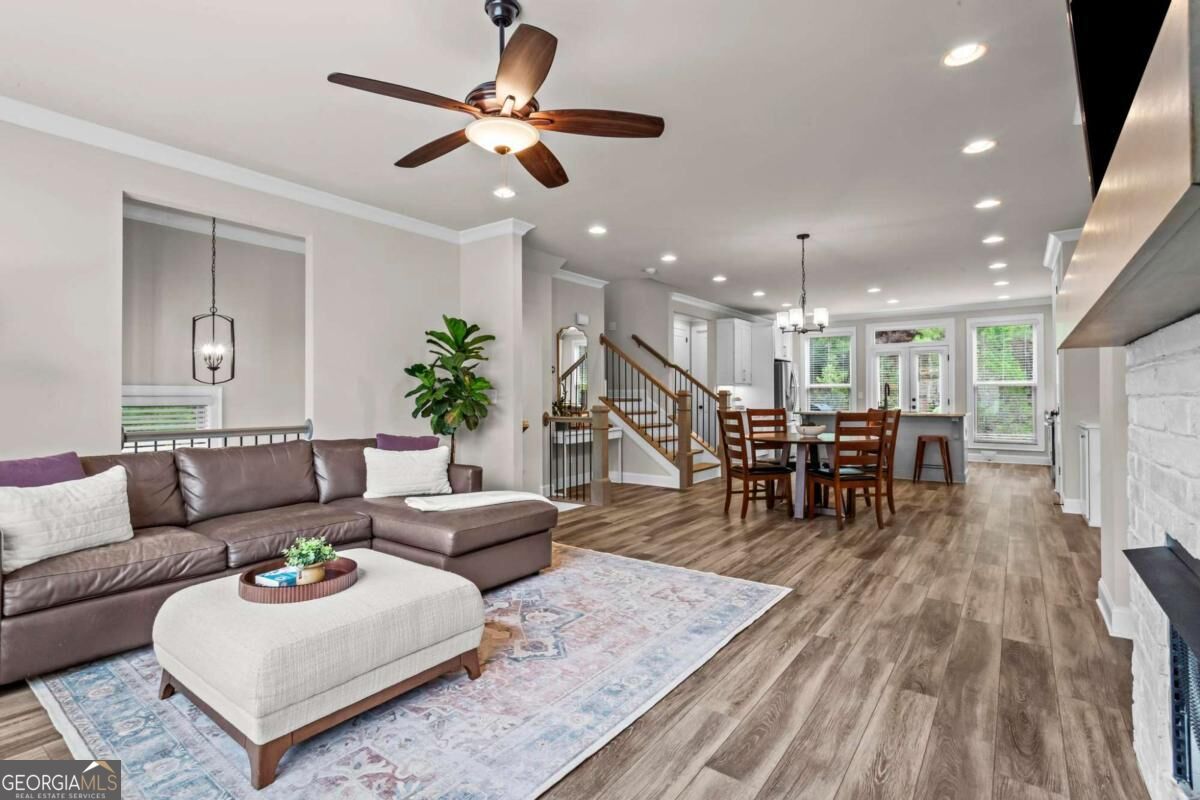 1402 Wisteria Wall Drive Property Photo 7
