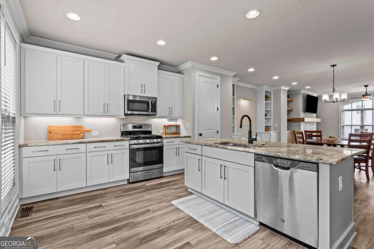 1402 Wisteria Wall Drive Property Photo 13