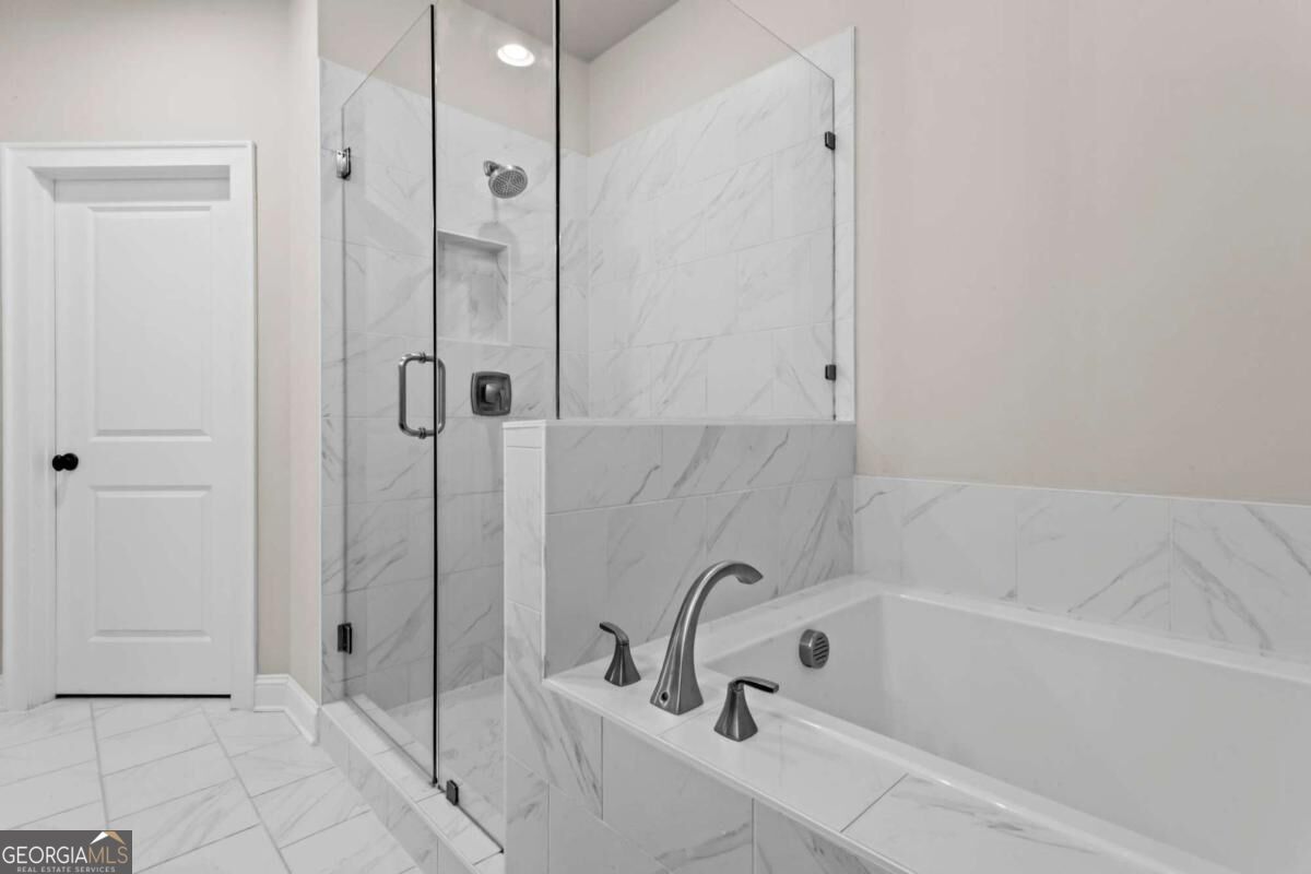 1402 Wisteria Wall Drive Property Photo 24