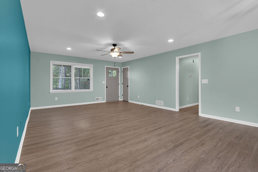 3310 Donna Way Property Photo 7