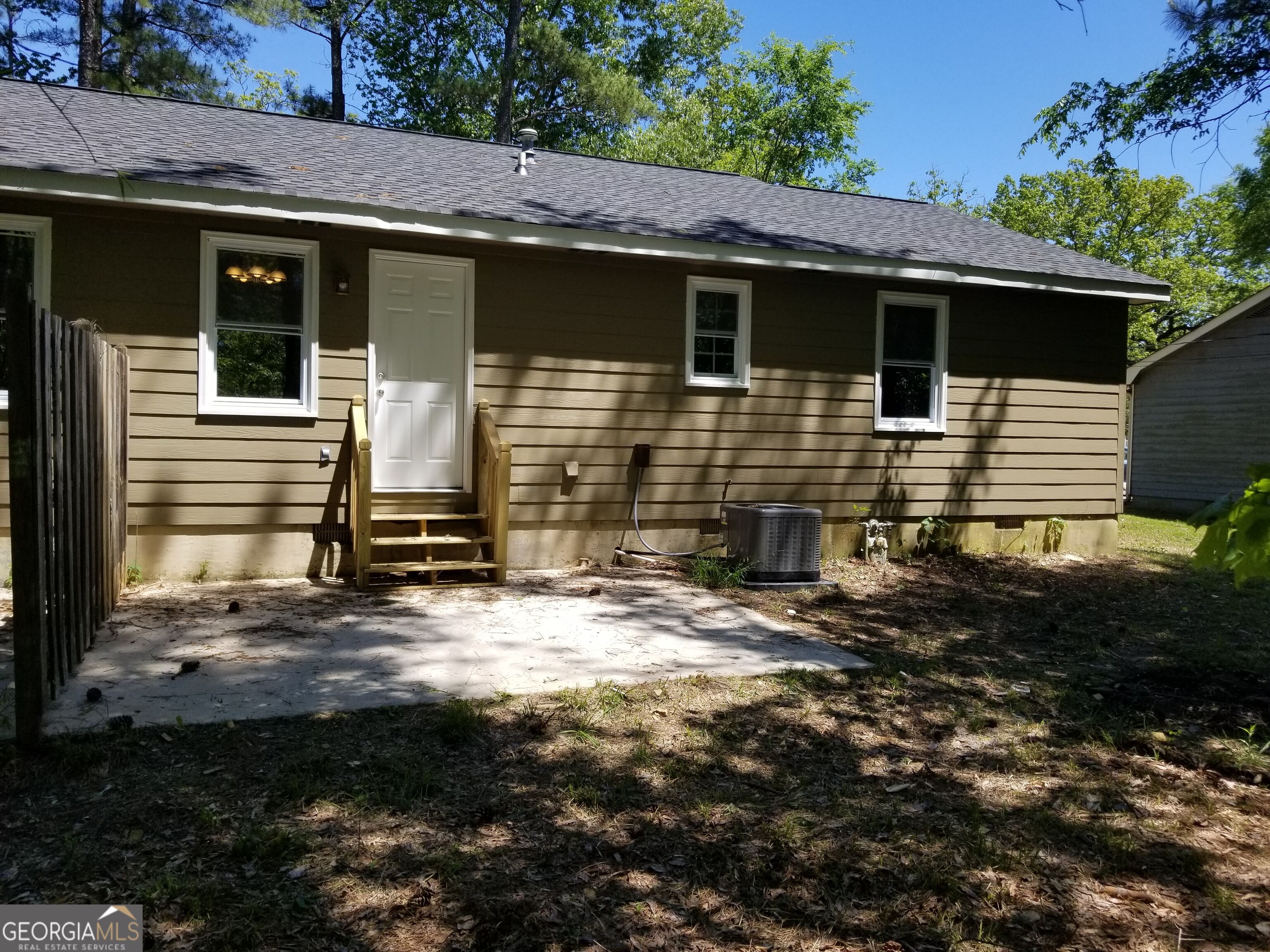 923 Old Summerville Road Property Photo 9