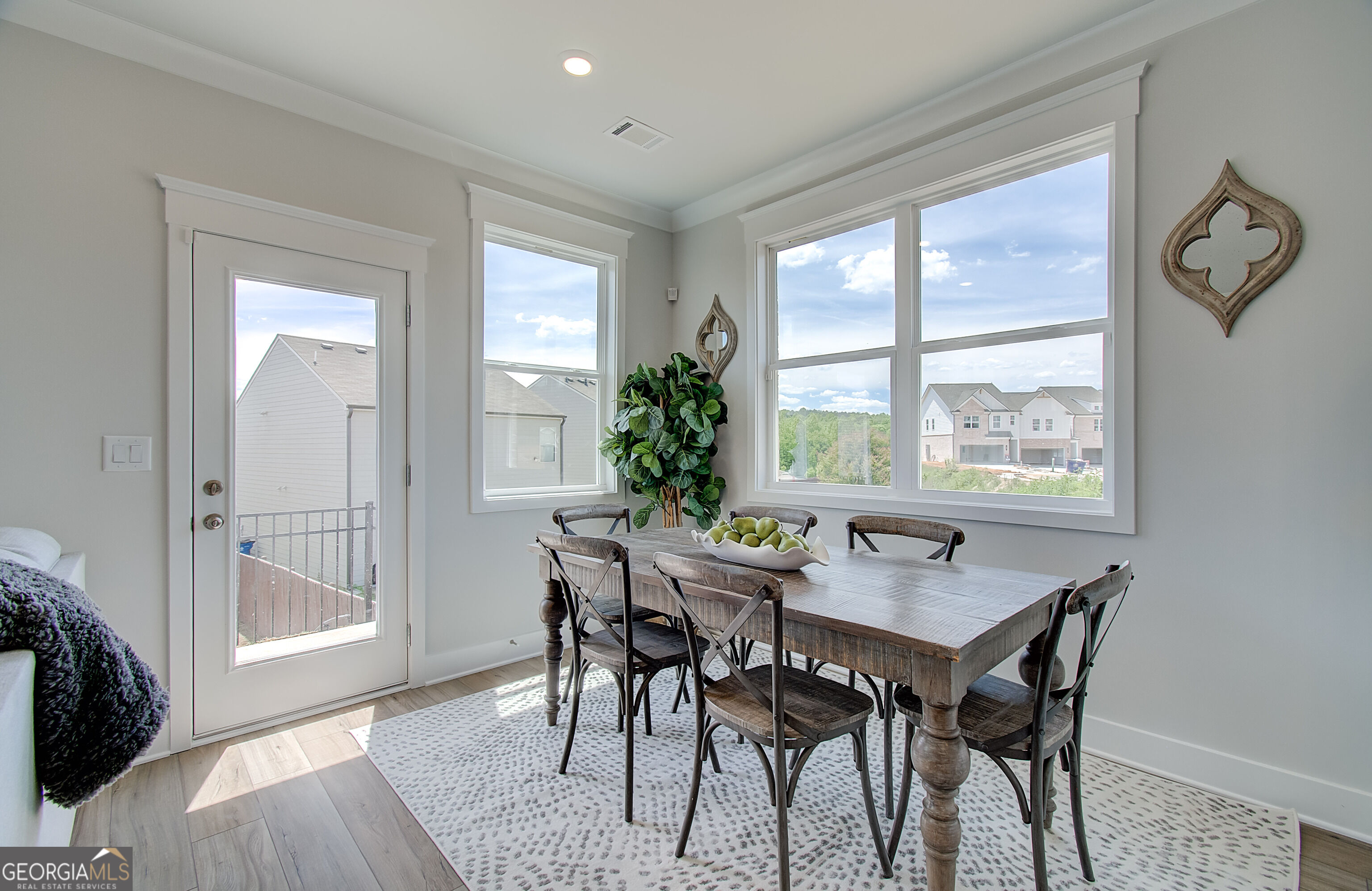 302 Brook Landing Circle Property Photo 6
