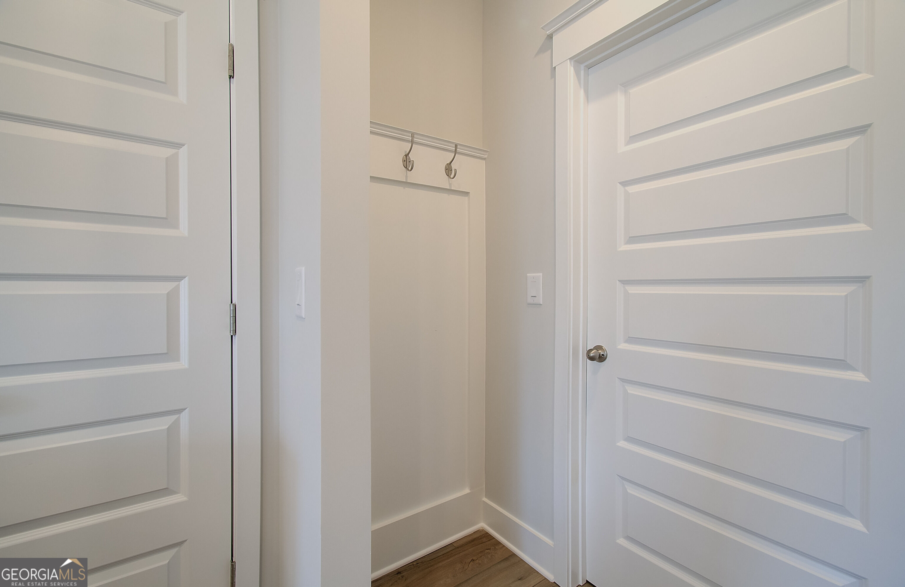 302 Brook Landing Circle Property Photo 19