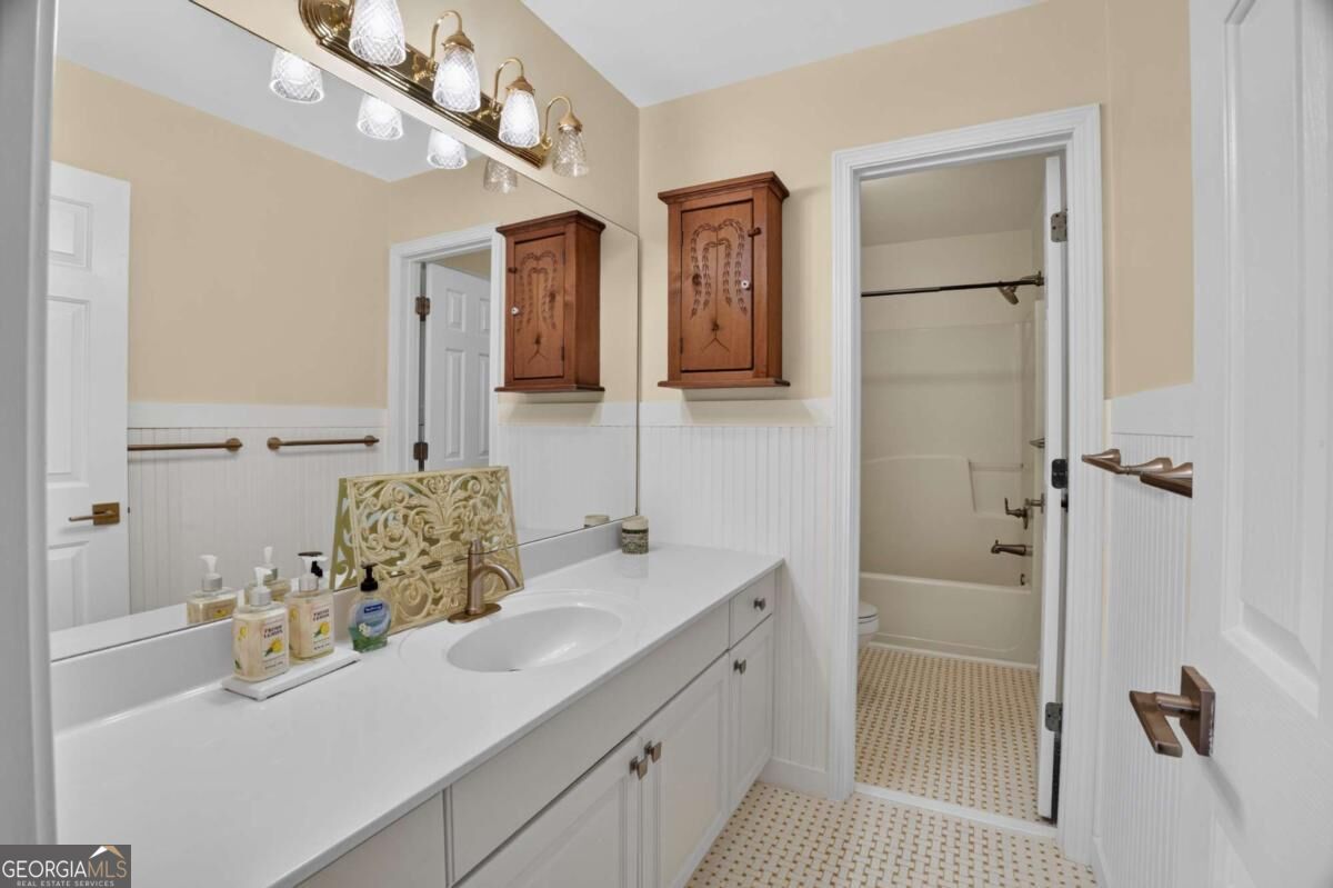 108 Vine Creek Place Property Photo 39