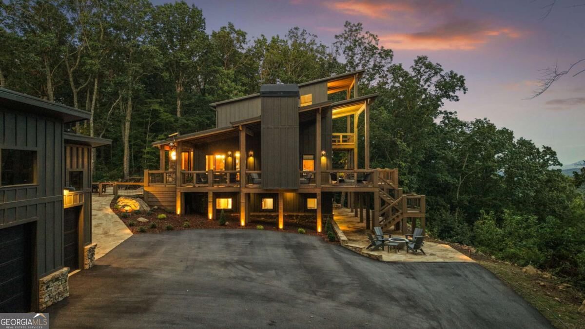 633 Wilderness Way Property Photo 3