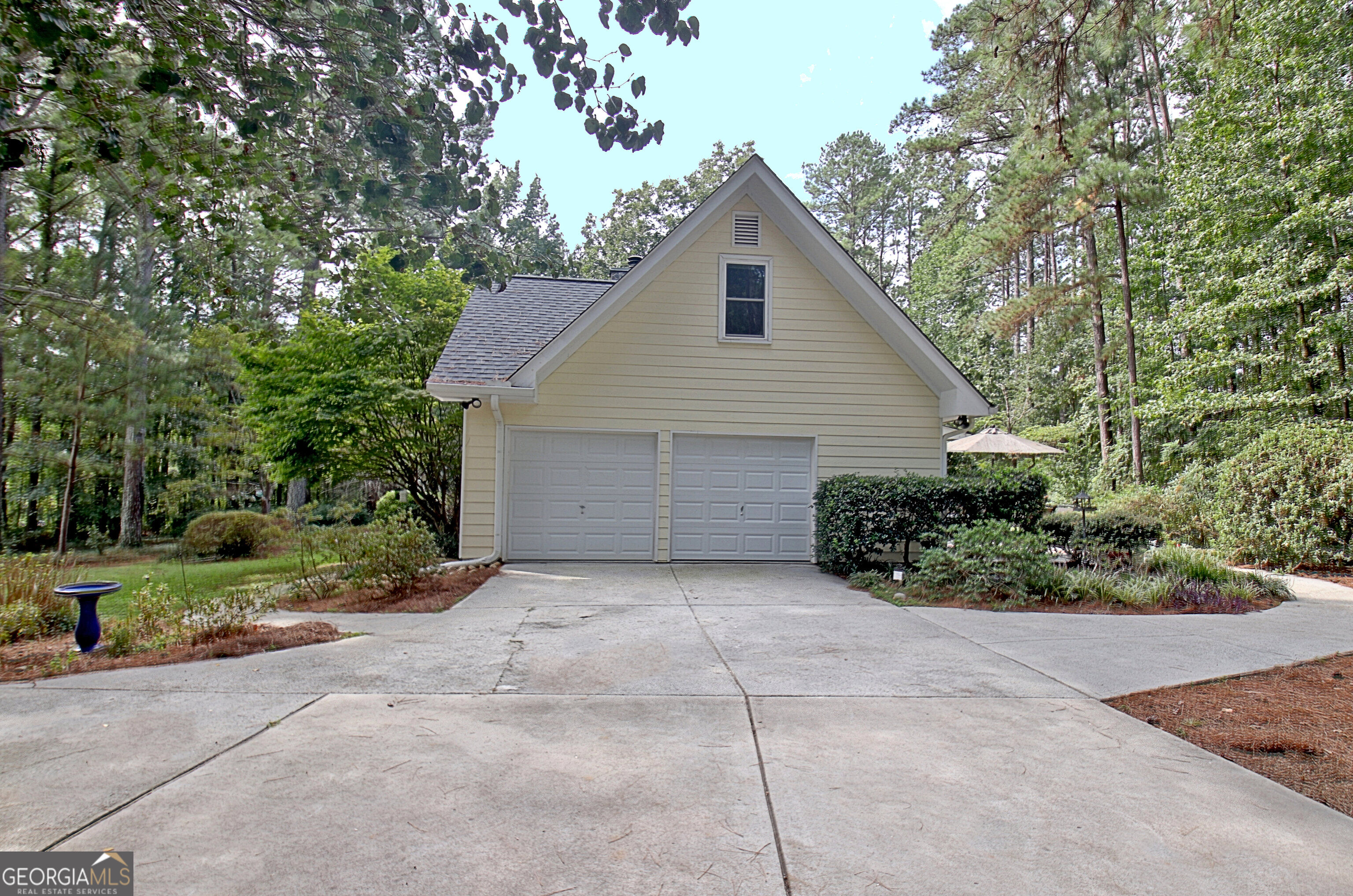 100 Hillside Drive Property Photo 12