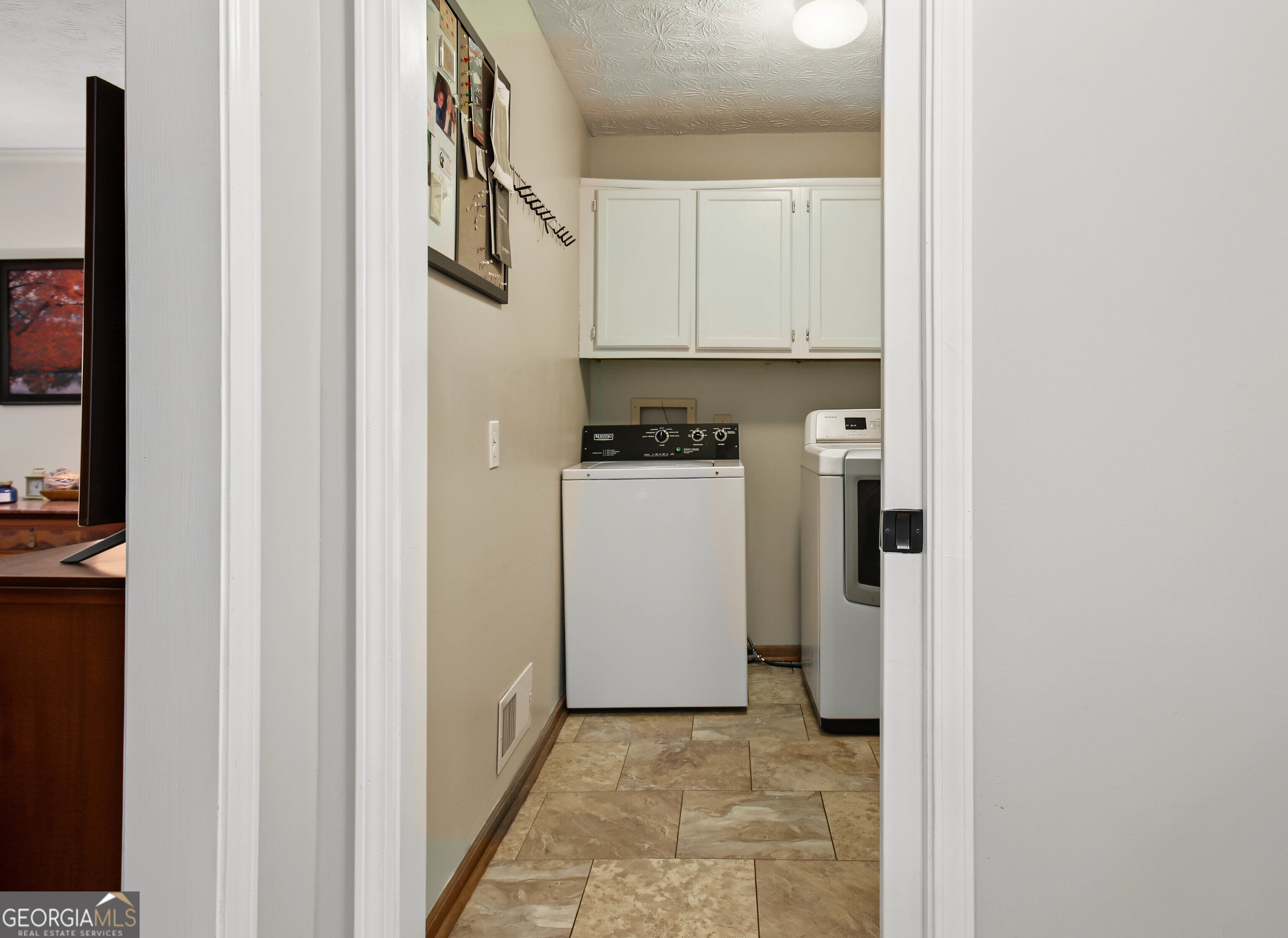 100 Hillside Drive Property Photo 34