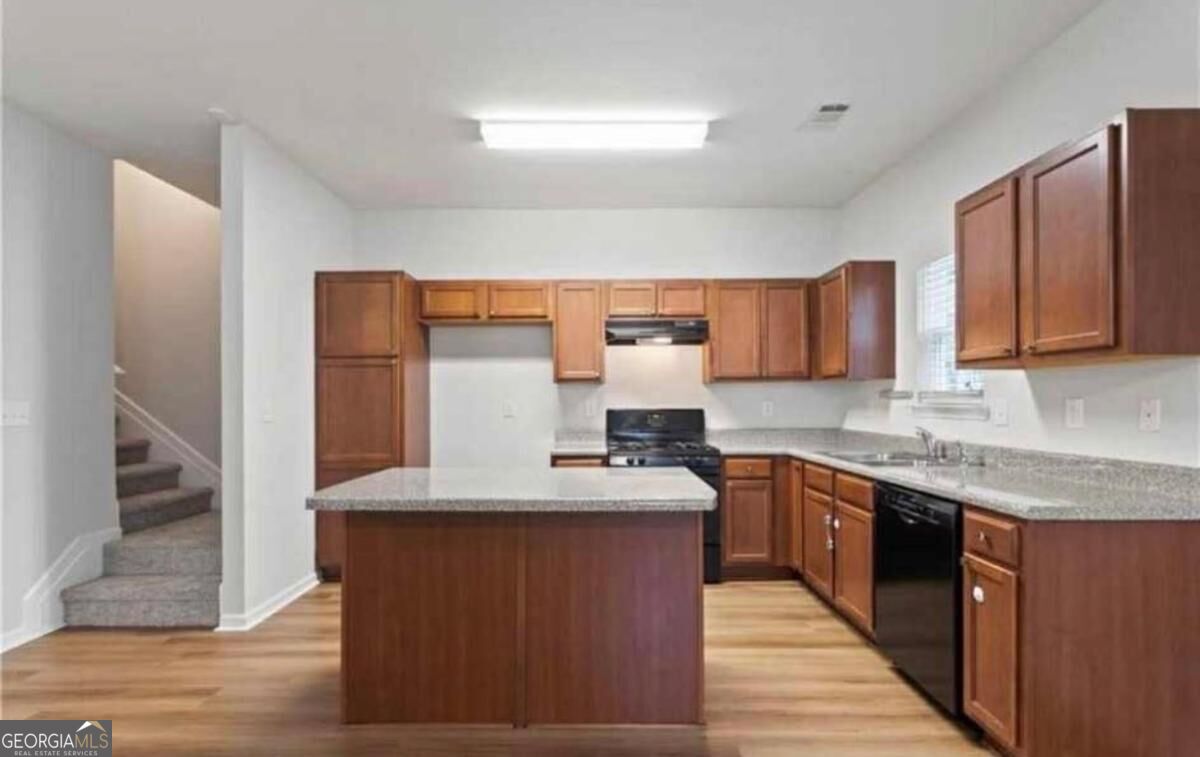 1251 Rockfield Circl Property Photo 3