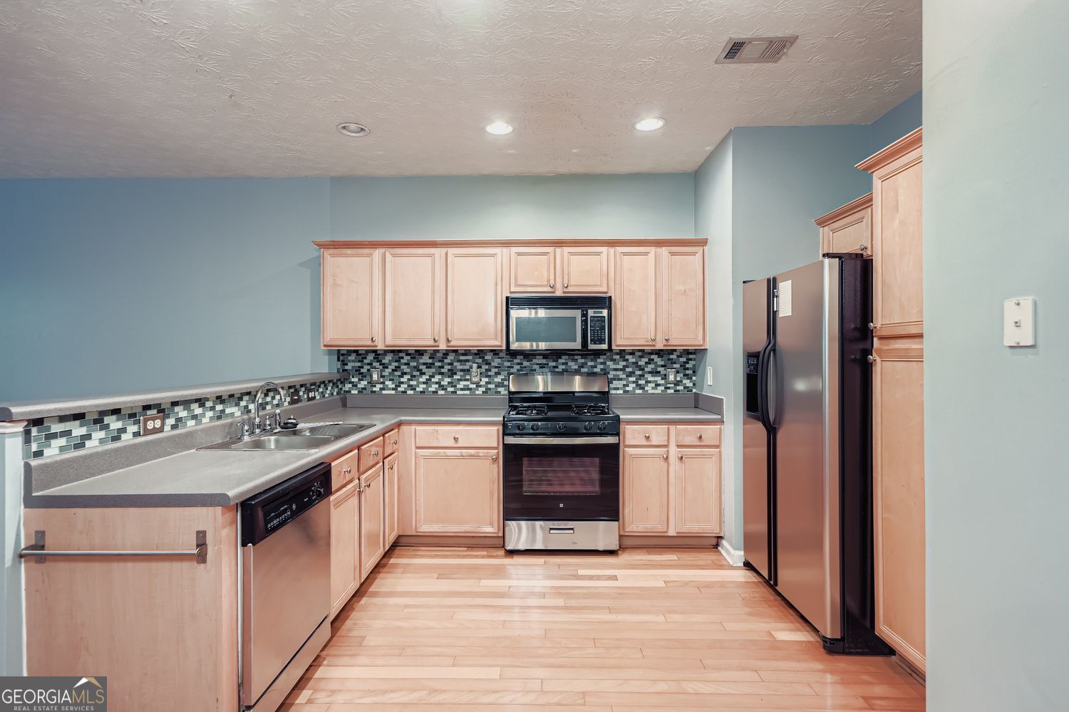 788 Brookside Parc Lane Property Photo 3