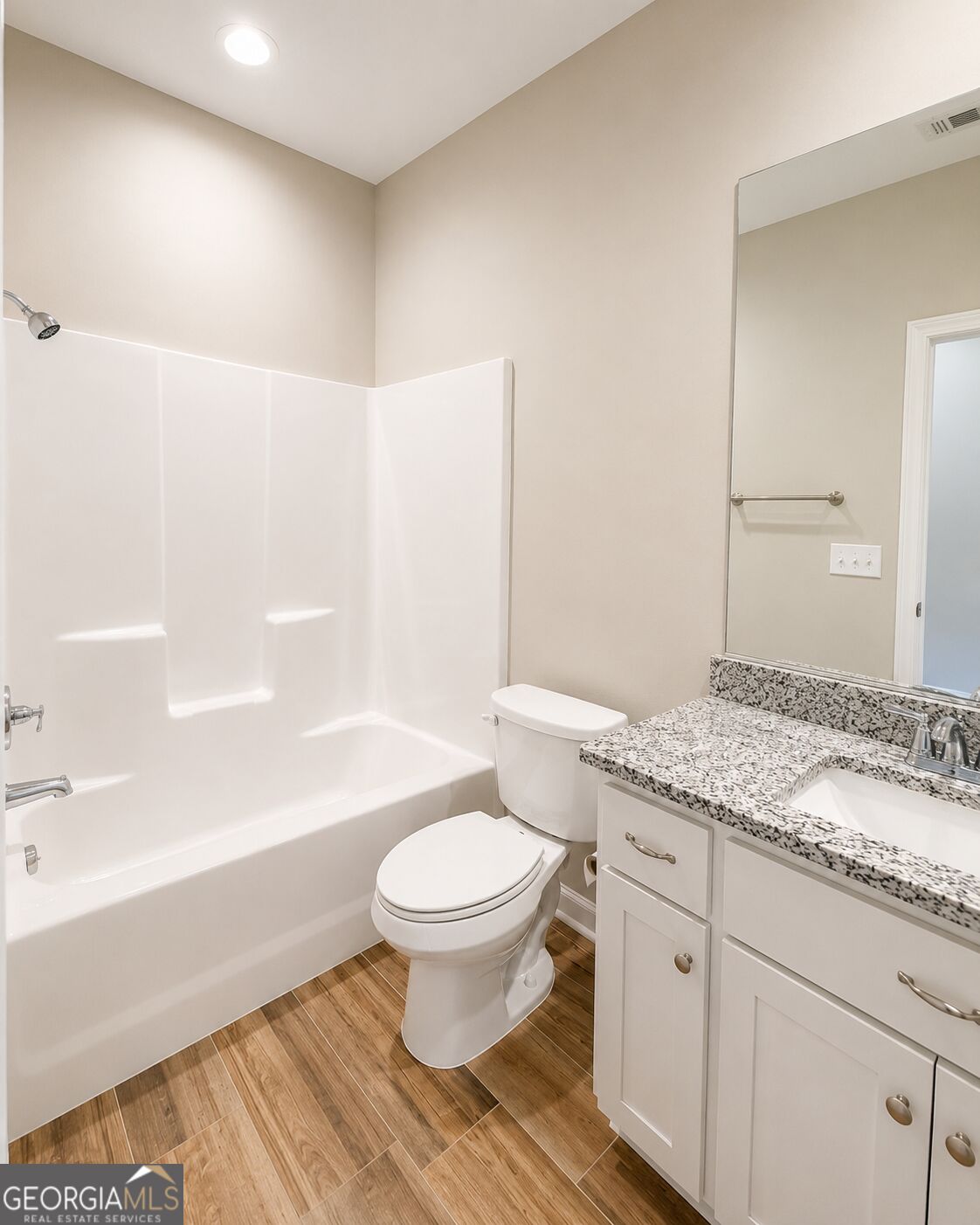 125 Gary Circle Property Photo 5