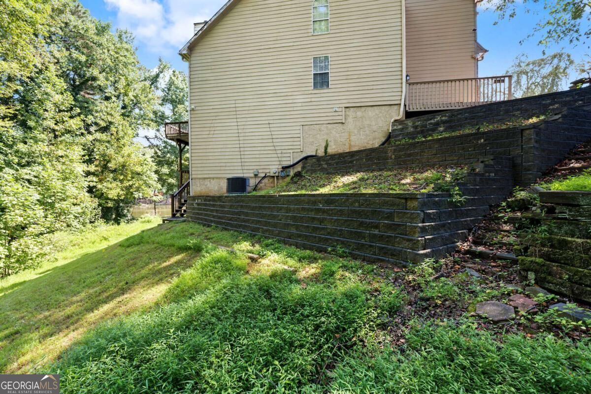 873 Edgewater Circle Property Photo 4