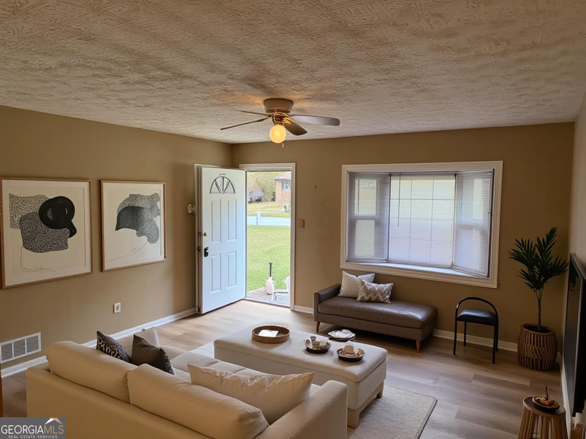 1345 Labelle Street Property Photo 5