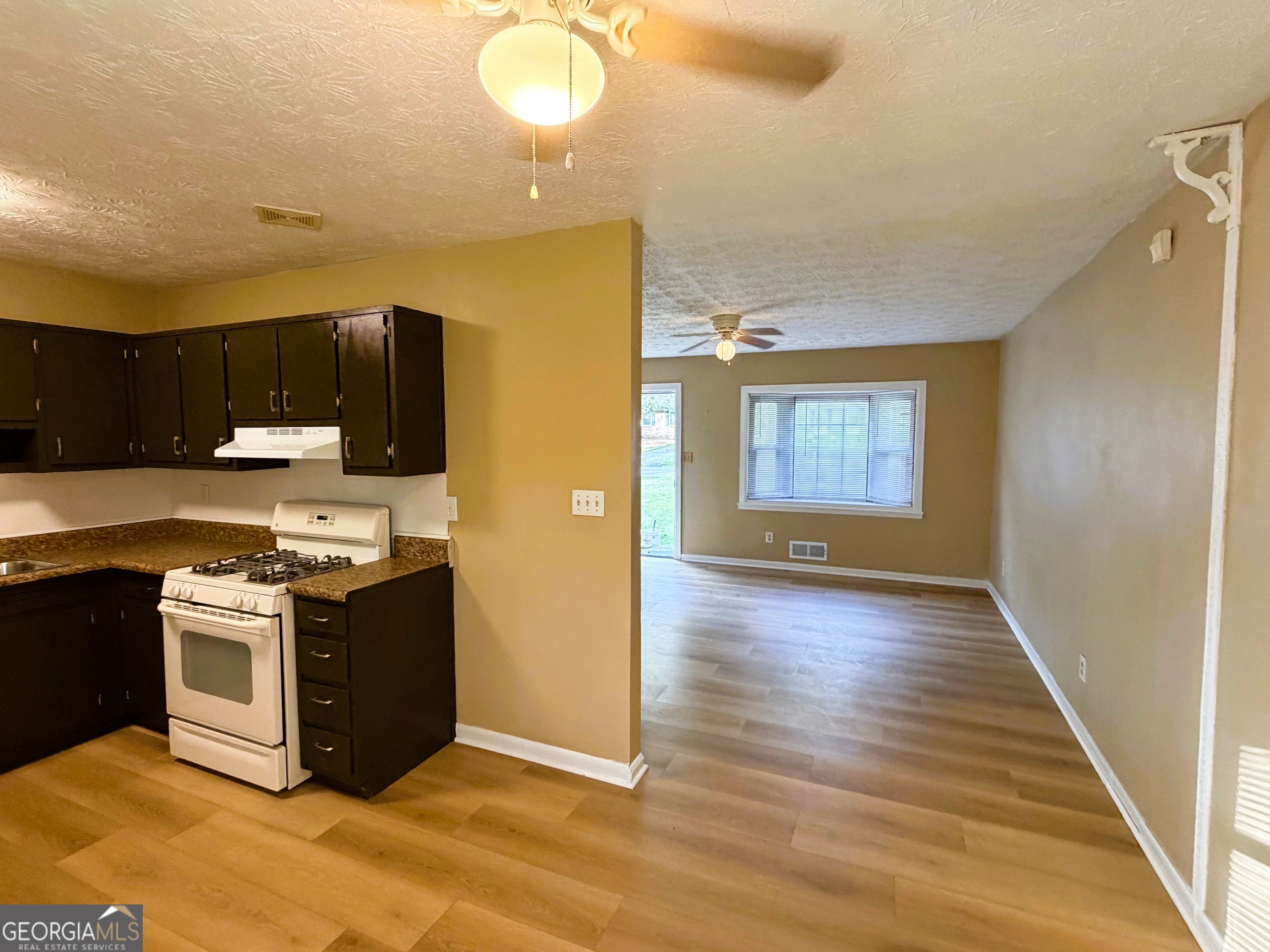 1345 Labelle Street Property Photo 21