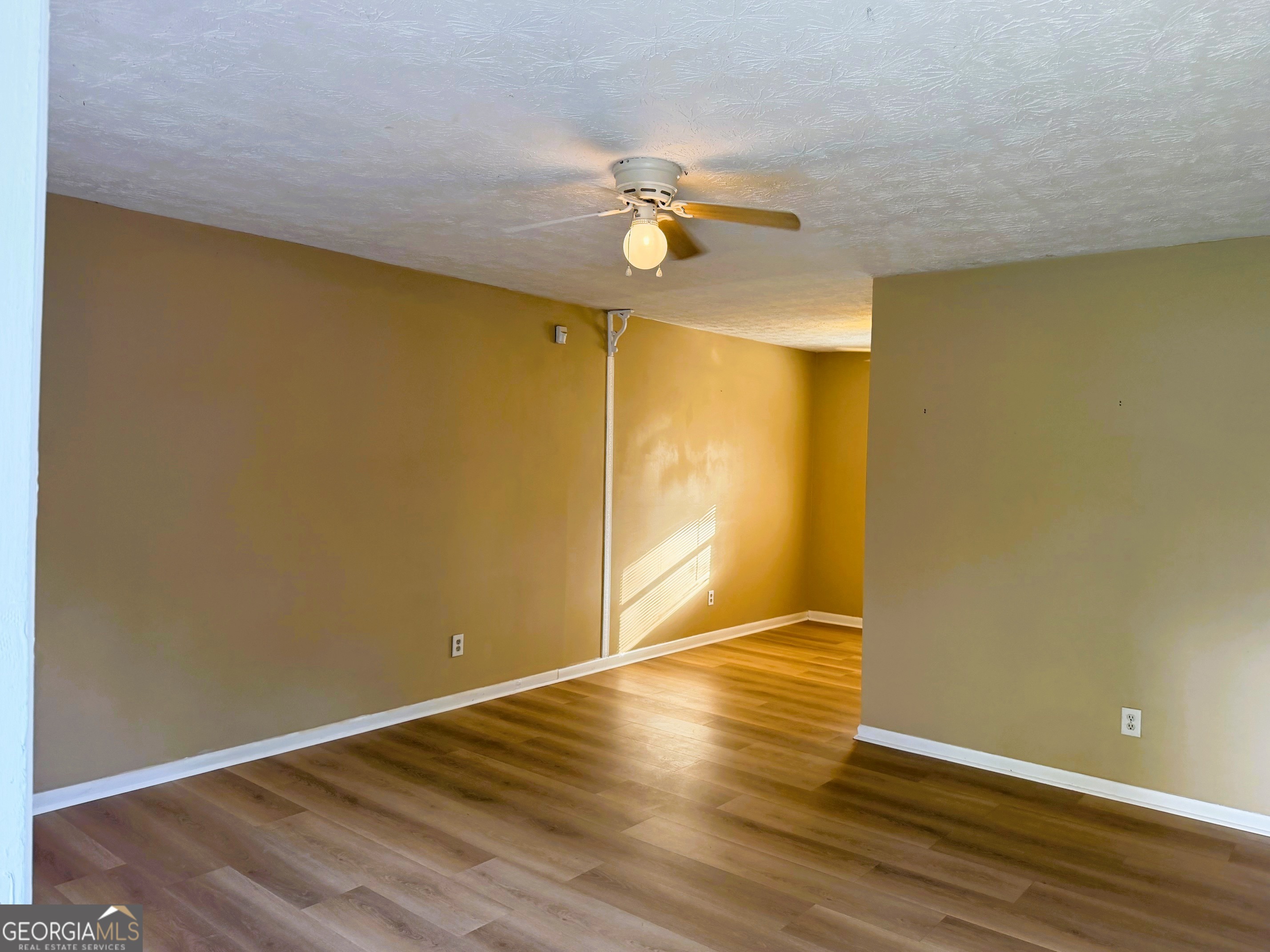 1345 Labelle Street Property Photo 24