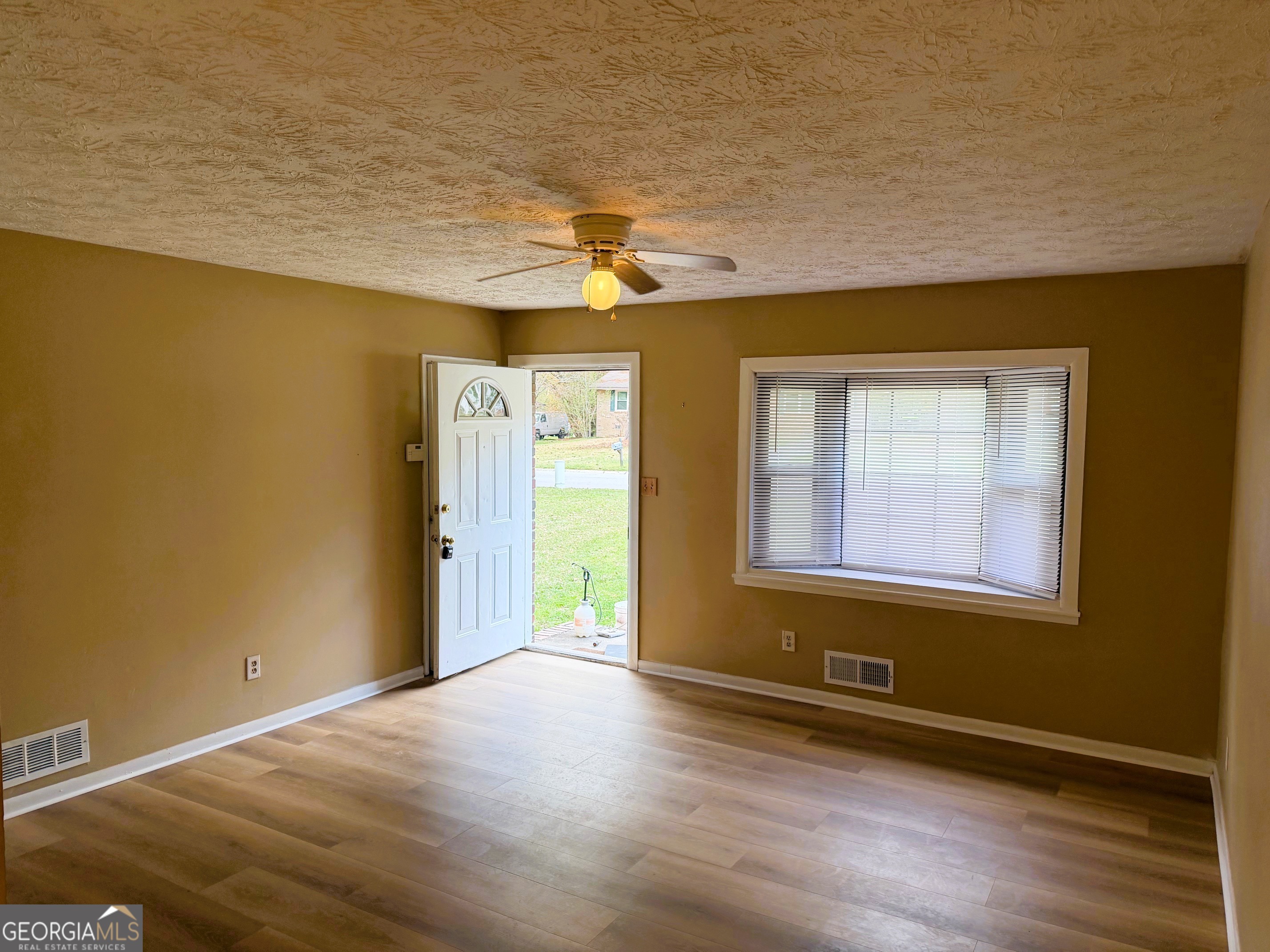 1345 Labelle Street Property Photo 25