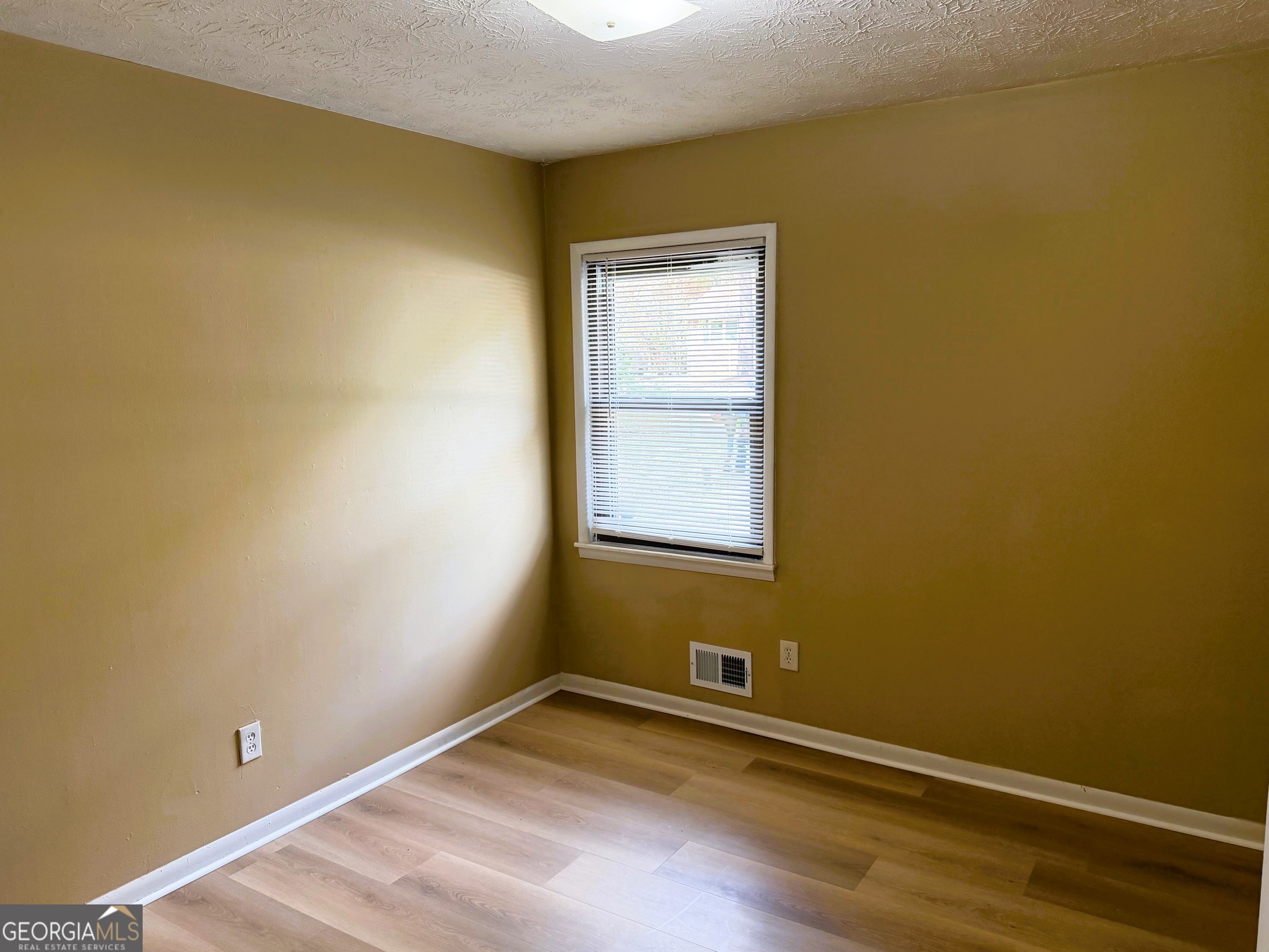 1345 Labelle Street Property Photo 27