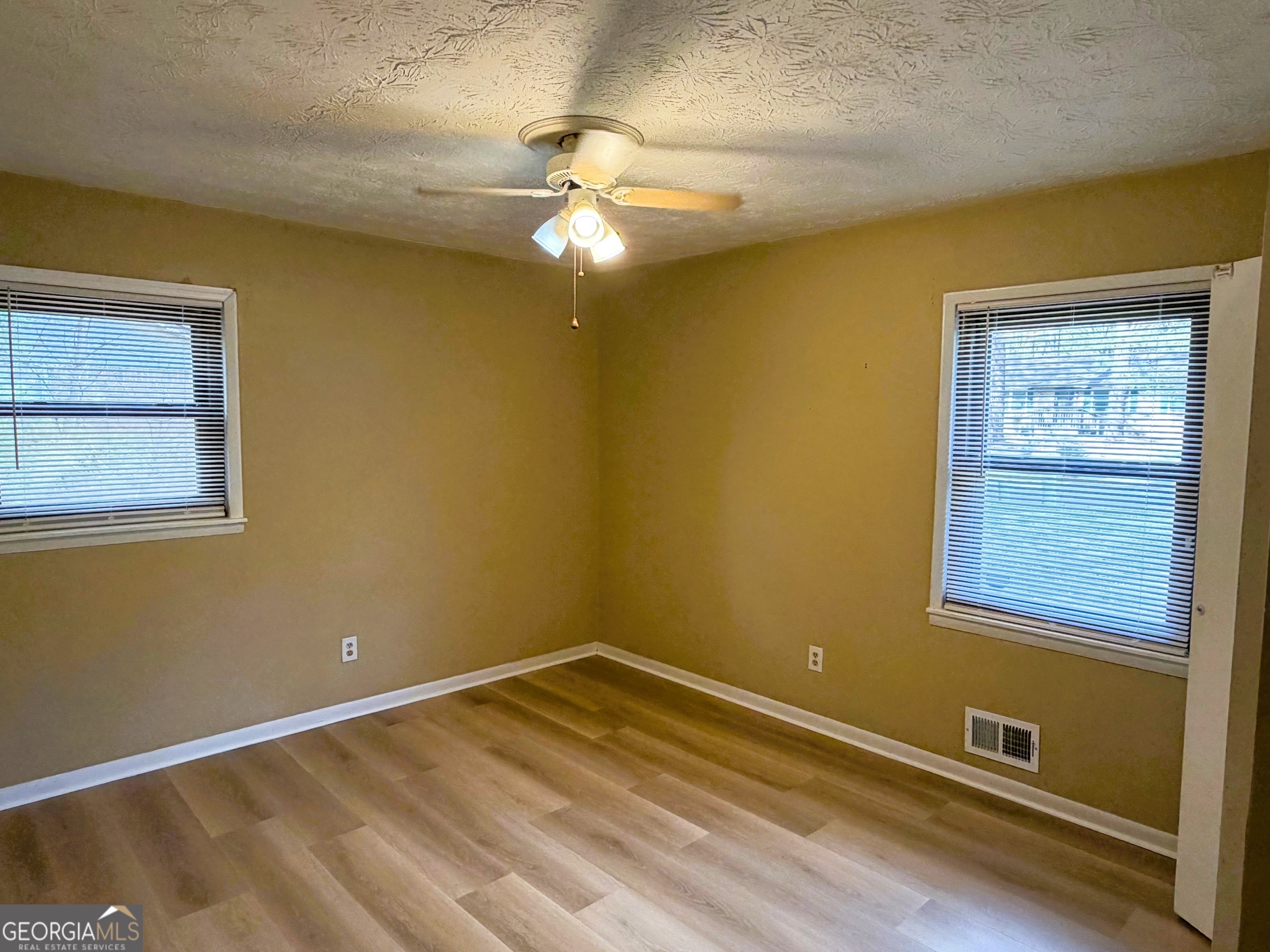 1345 Labelle Street Property Photo 29