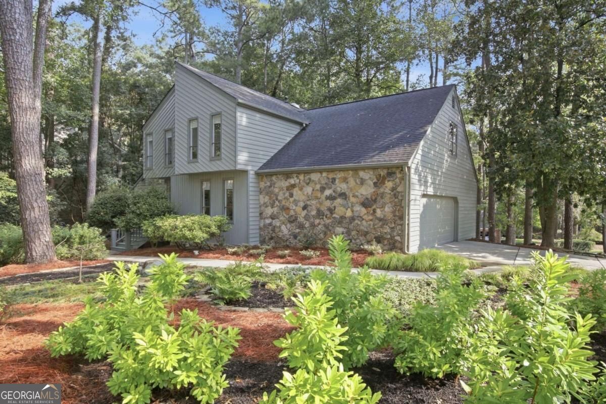 2222 Chimney Springs Drive Property Photo 1